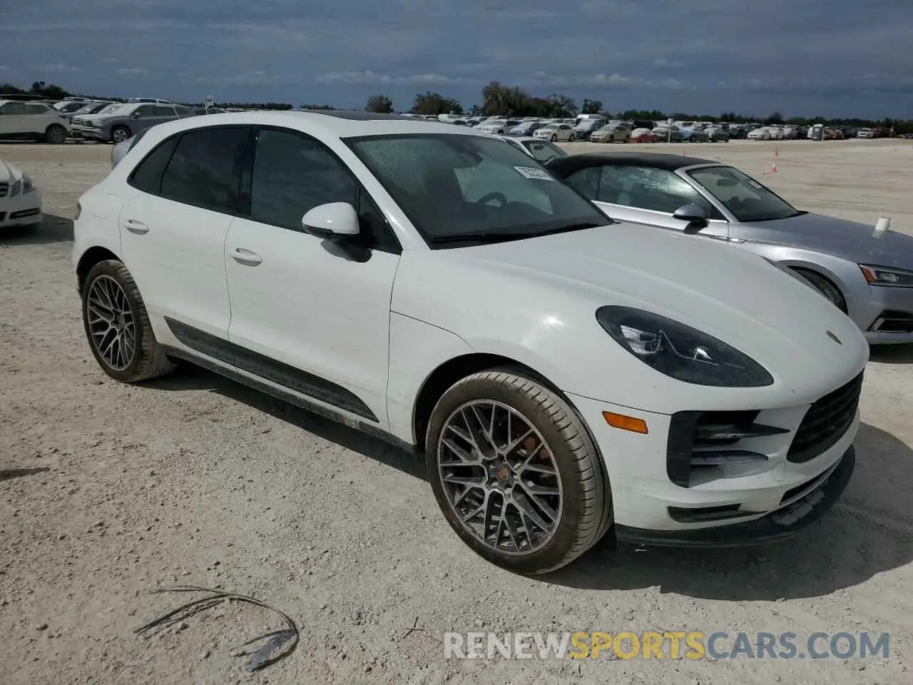4 Photograph of a damaged car WP1AB2A53LLB31171 PORSCHE MACAN 2020