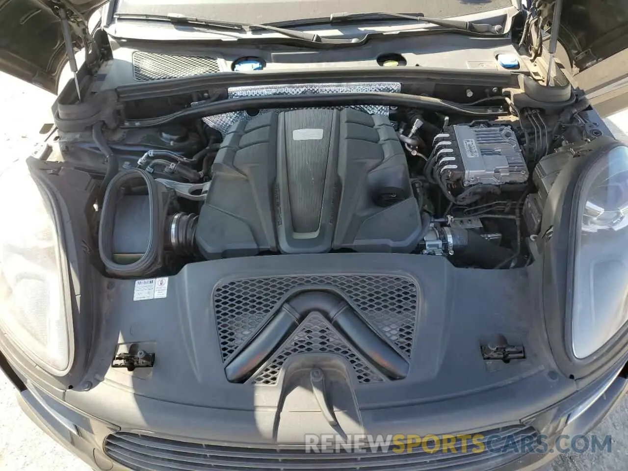 12 Photograph of a damaged car WP1AB2A53LLB31252 PORSCHE MACAN 2020