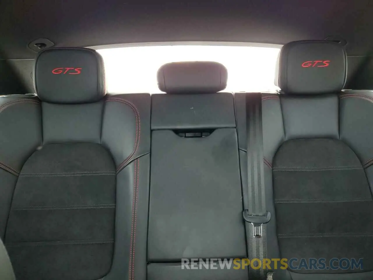 10 Photograph of a damaged car WP1AG2A54LLB56338 PORSCHE MACAN 2020