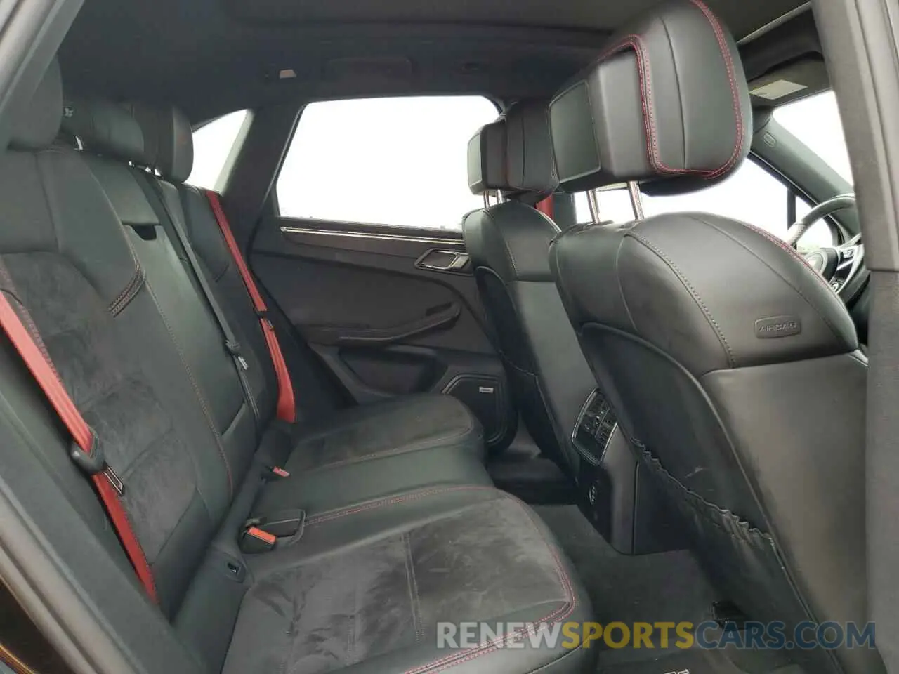 11 Photograph of a damaged car WP1AG2A54LLB56338 PORSCHE MACAN 2020