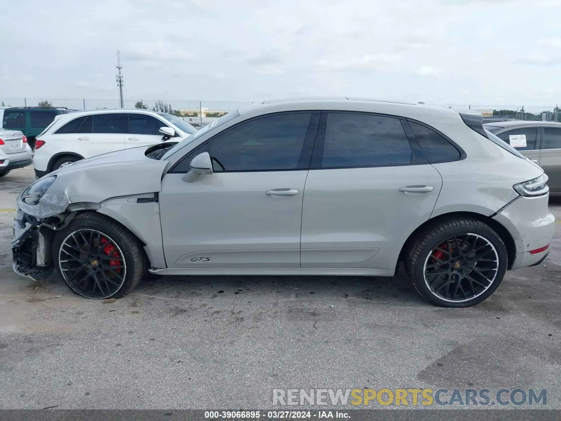 14 Photograph of a damaged car WP1AG2A56LLB55224 PORSCHE MACAN 2020
