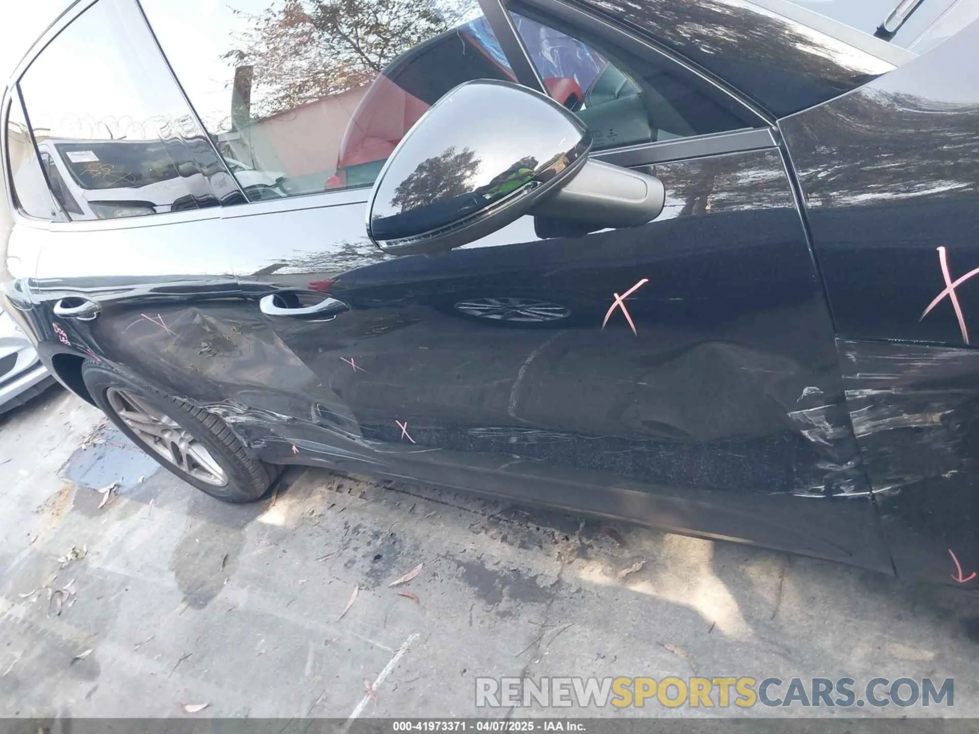14 Photograph of a damaged car WP1AA2A50MLB02084 PORSCHE MACAN 2021