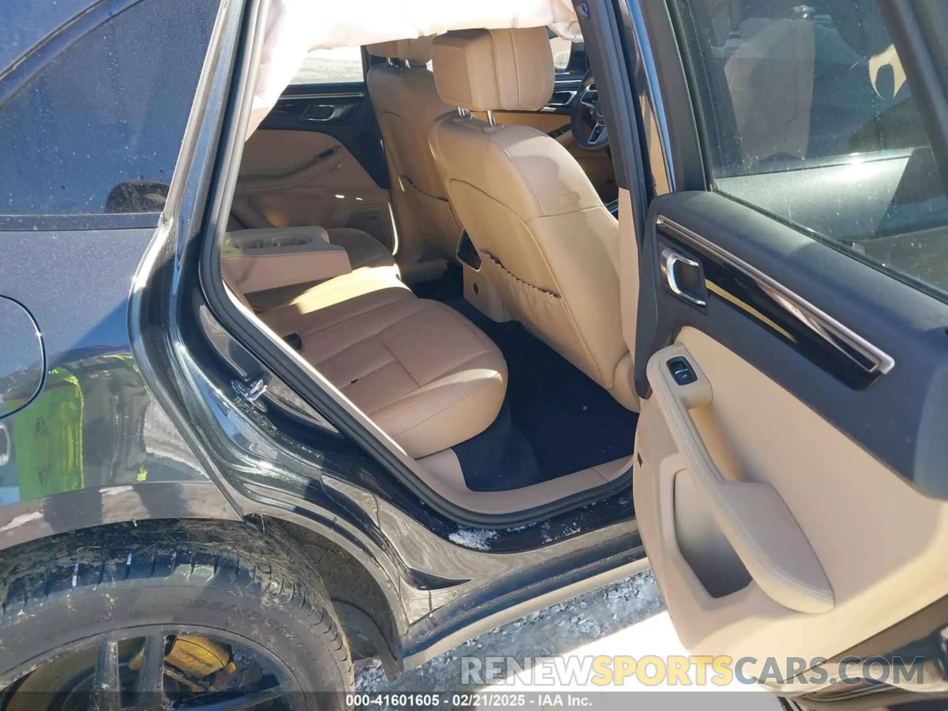 8 Photograph of a damaged car WP1AA2A50MLB06099 PORSCHE MACAN 2021
