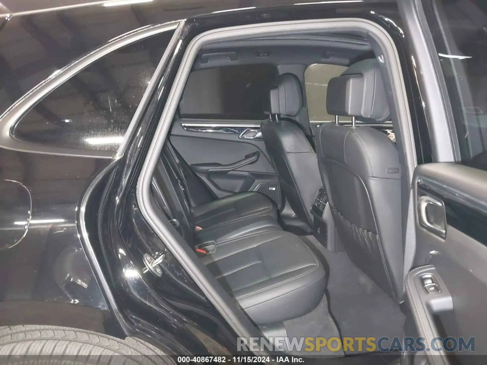 8 Photograph of a damaged car WP1AA2A50MLB06278 PORSCHE MACAN 2021