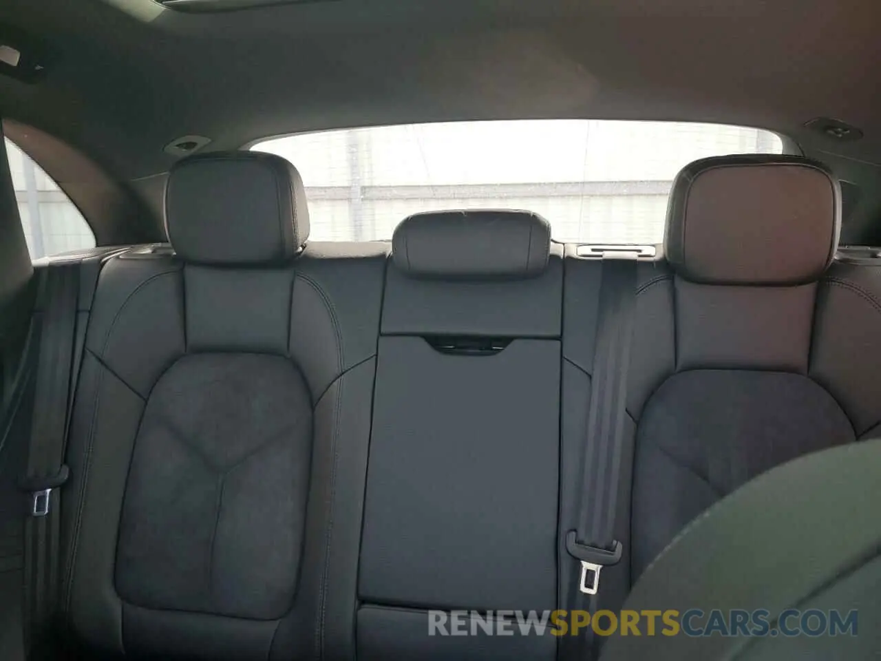 10 Photograph of a damaged car WP1AA2A50MLB09505 PORSCHE MACAN 2021