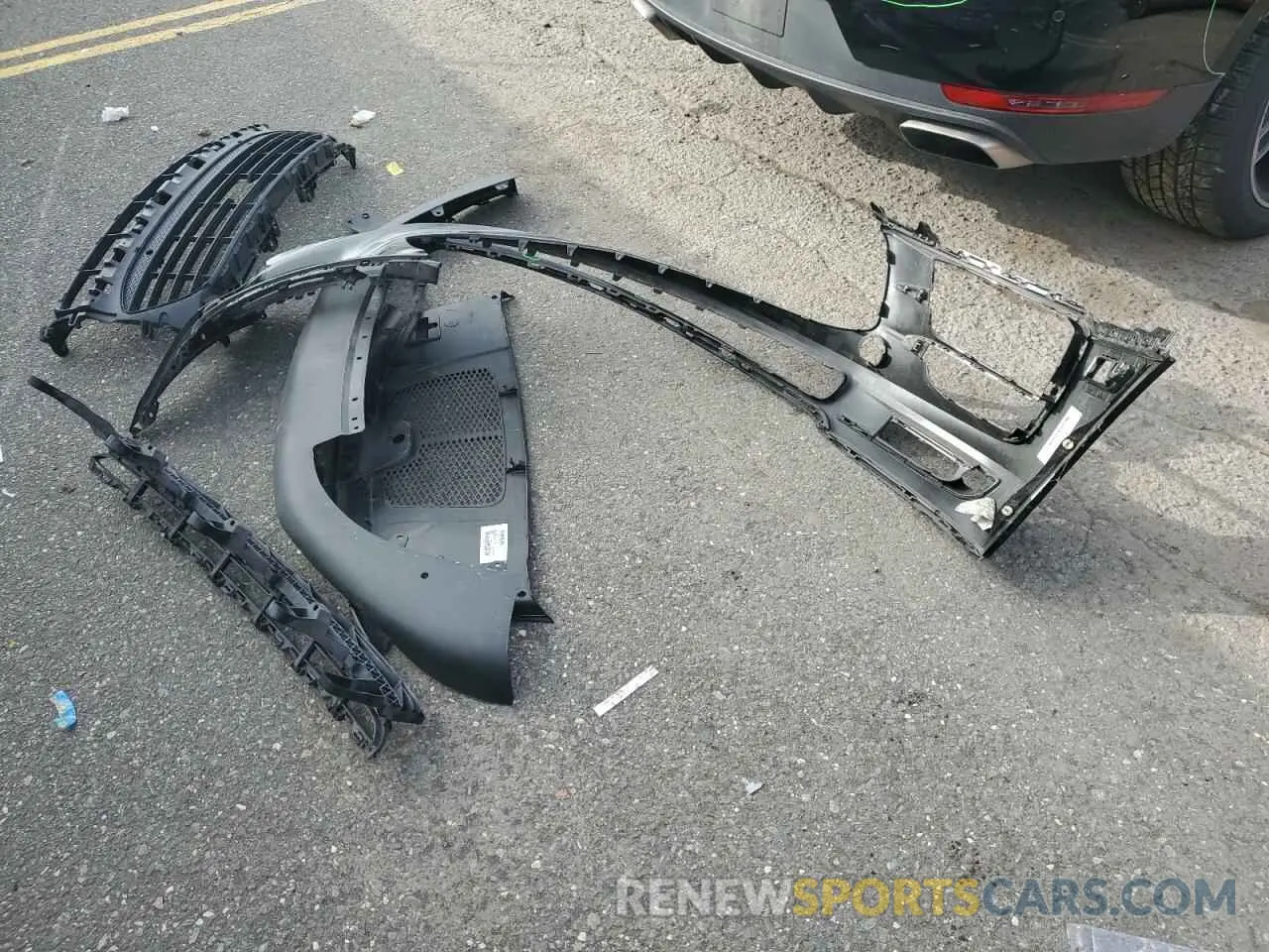 13 Photograph of a damaged car WP1AA2A50MLB09505 PORSCHE MACAN 2021