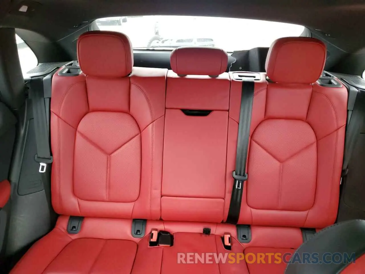 10 Photograph of a damaged car WP1AA2A50MLB16924 PORSCHE MACAN 2021