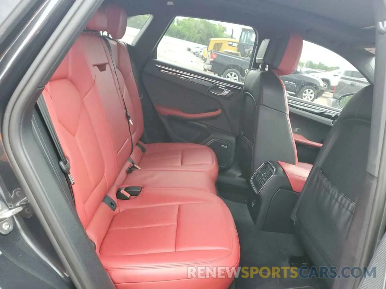 11 Photograph of a damaged car WP1AA2A50MLB16924 PORSCHE MACAN 2021