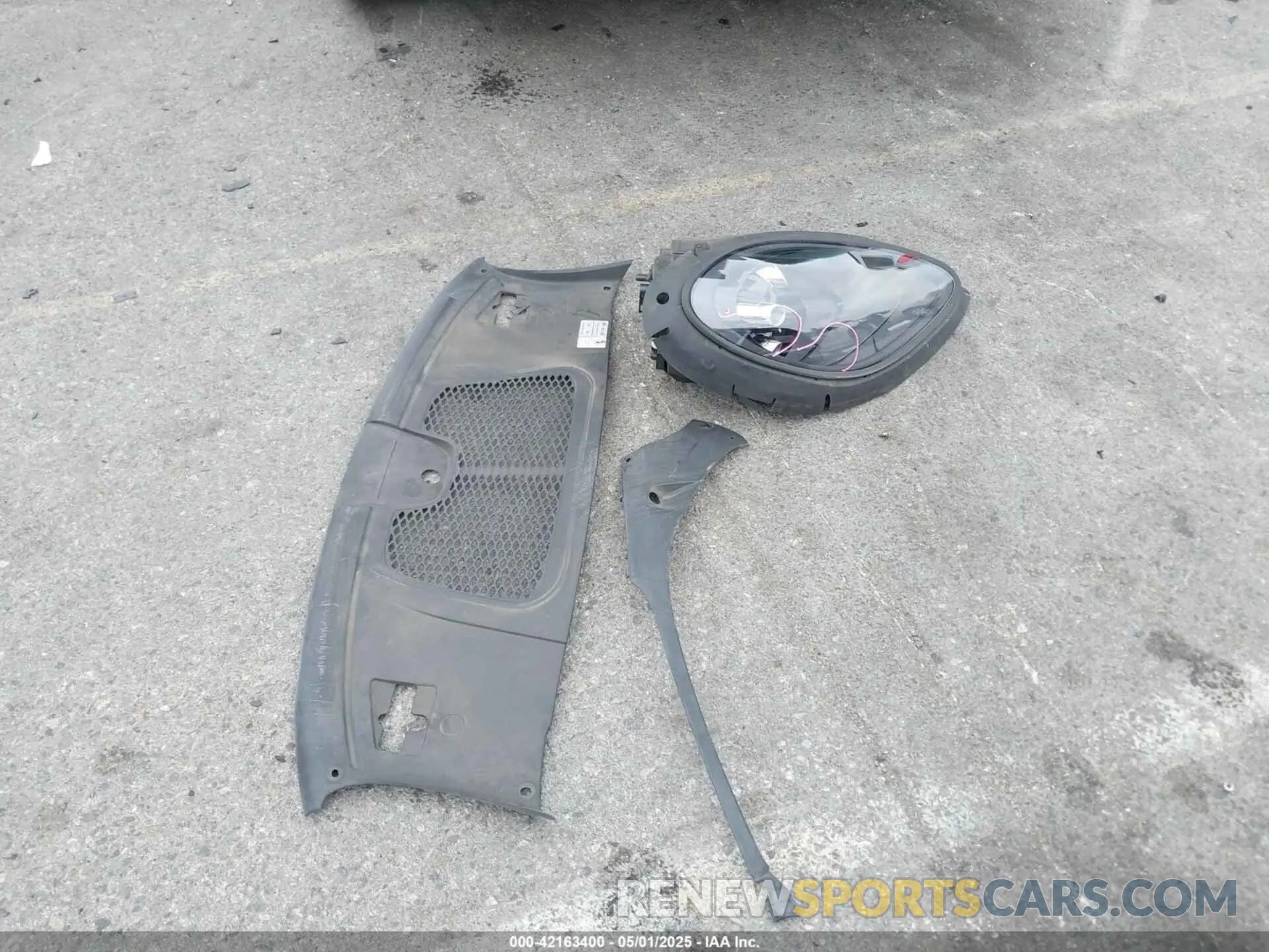 12 Photograph of a damaged car WP1AA2A51MLB08718 PORSCHE MACAN 2021