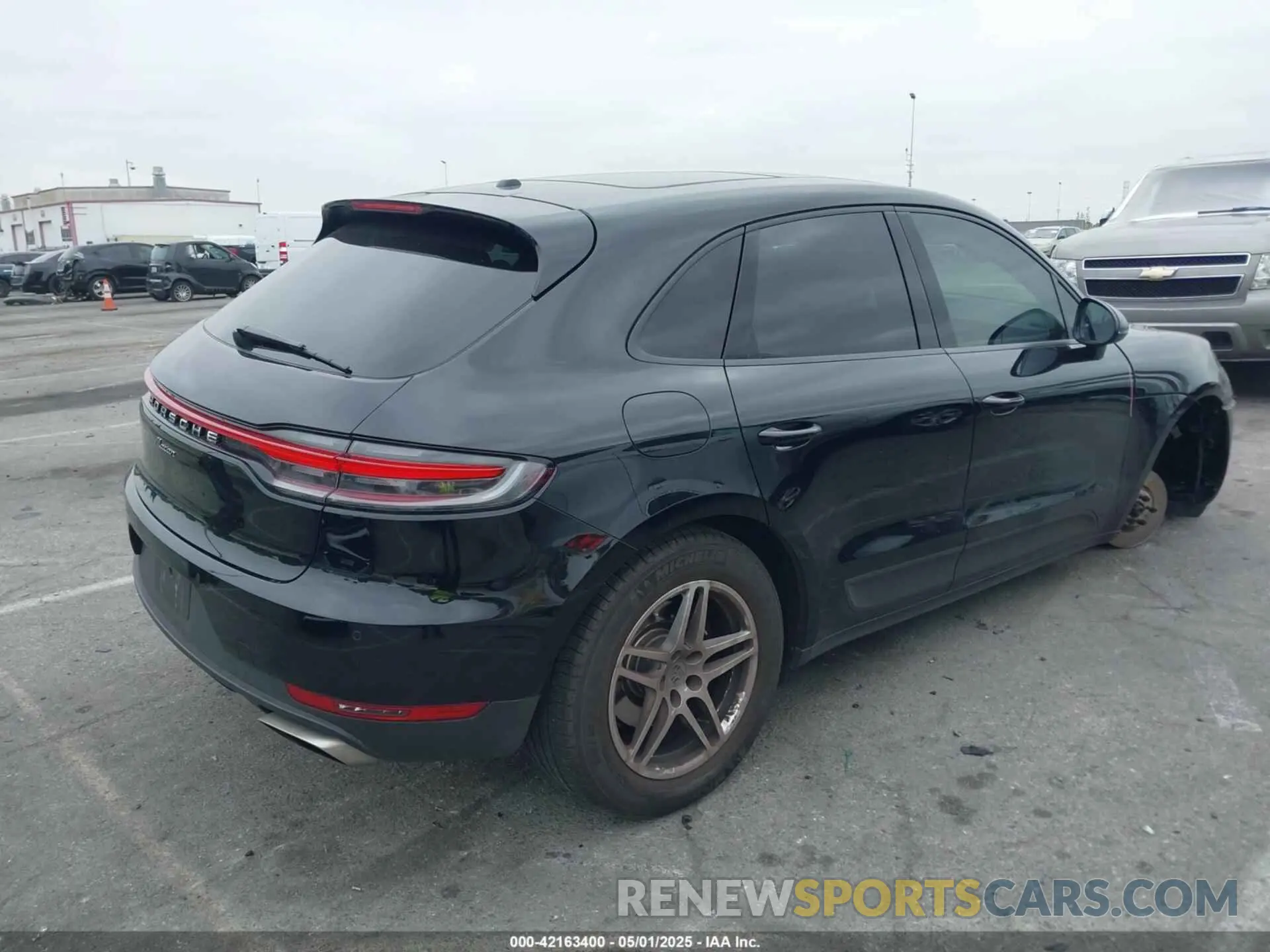 4 Photograph of a damaged car WP1AA2A51MLB08718 PORSCHE MACAN 2021