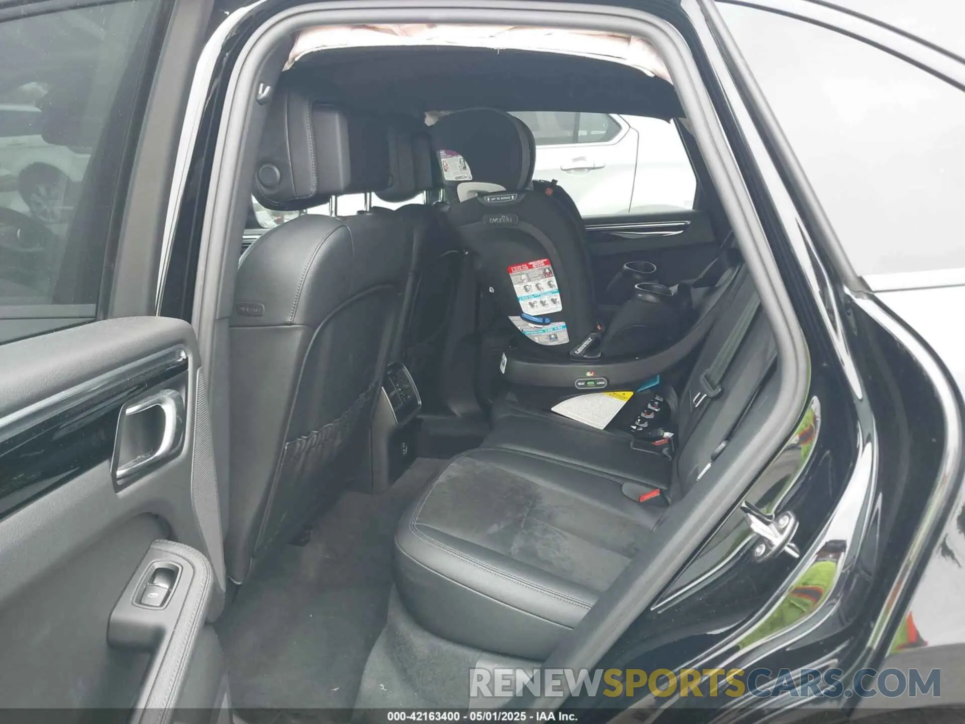 8 Photograph of a damaged car WP1AA2A51MLB08718 PORSCHE MACAN 2021