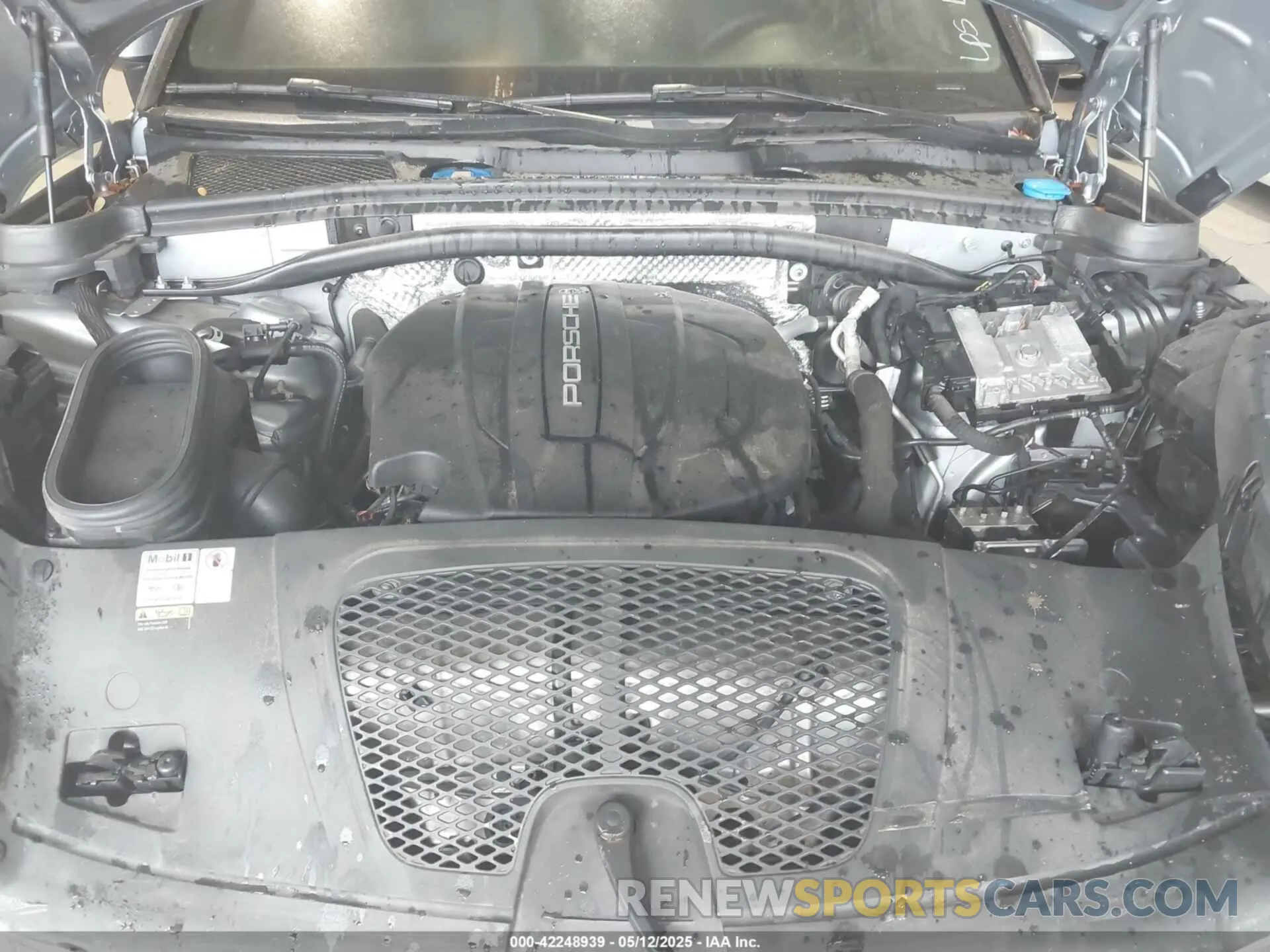 10 Photograph of a damaged car WP1AA2A51MLB11926 PORSCHE MACAN 2021