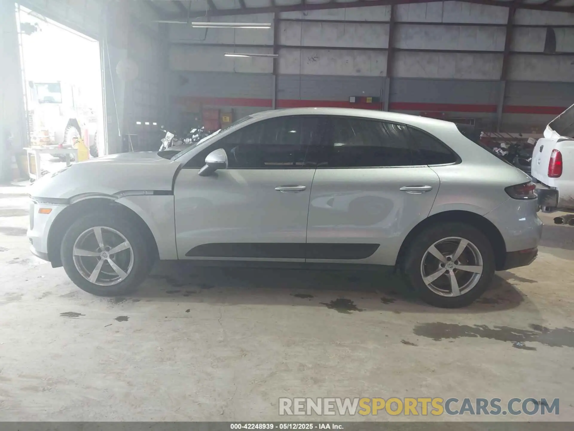 13 Photograph of a damaged car WP1AA2A51MLB11926 PORSCHE MACAN 2021