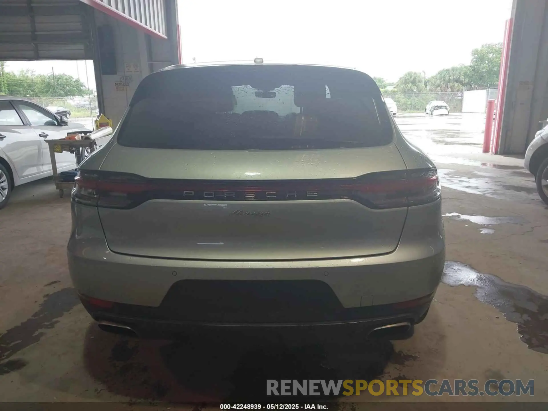 15 Photograph of a damaged car WP1AA2A51MLB11926 PORSCHE MACAN 2021
