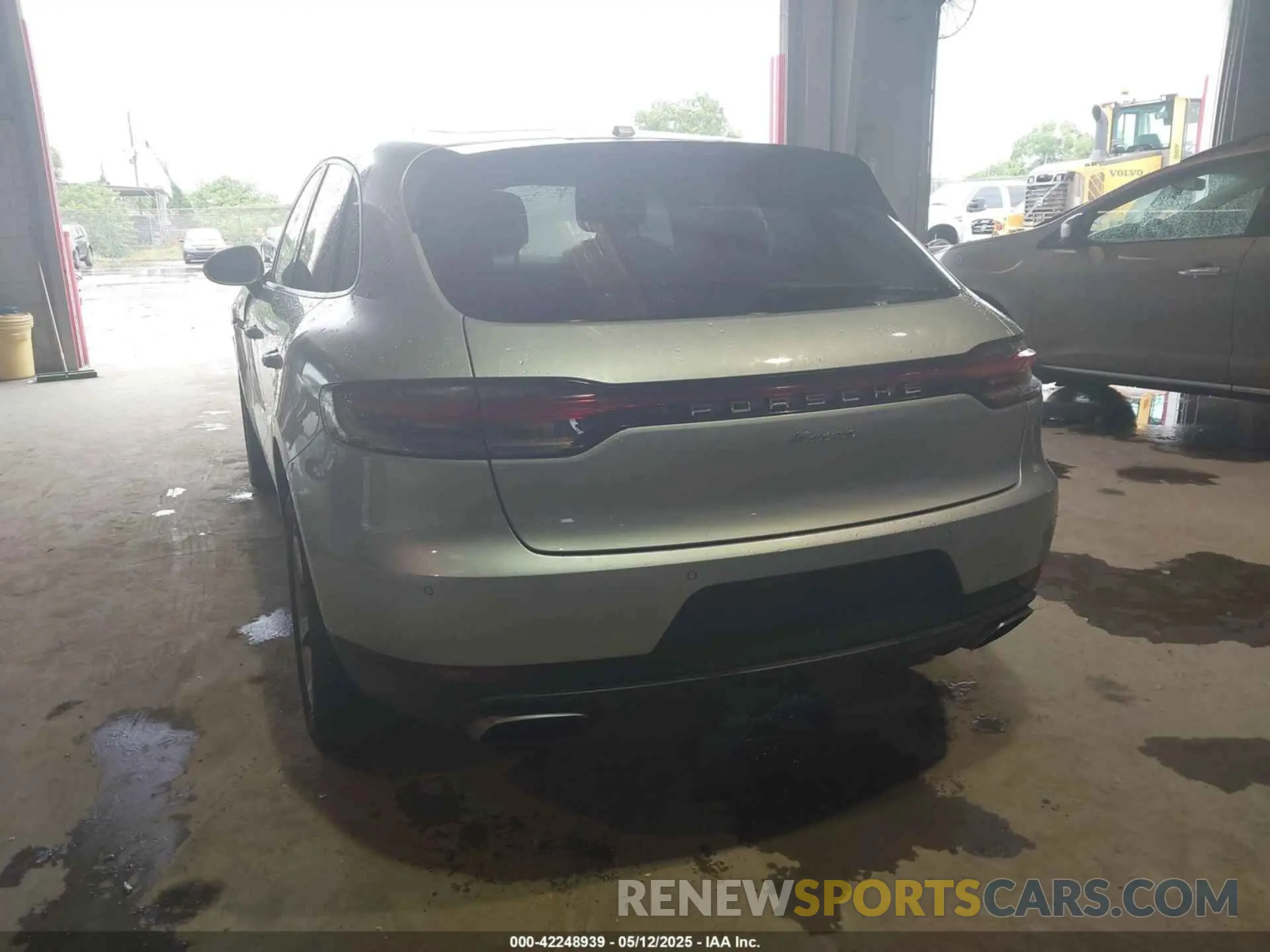 3 Photograph of a damaged car WP1AA2A51MLB11926 PORSCHE MACAN 2021