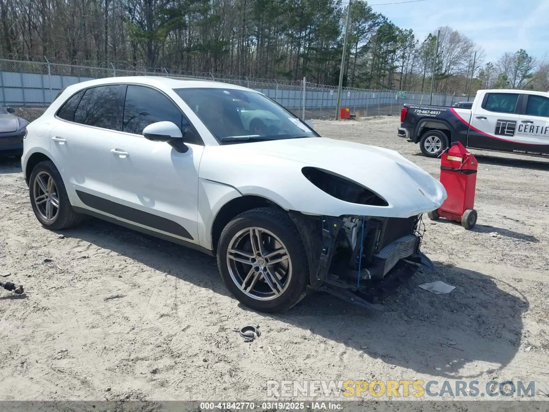 1 Photograph of a damaged car WP1AA2A51MLB12543 PORSCHE MACAN 2021
