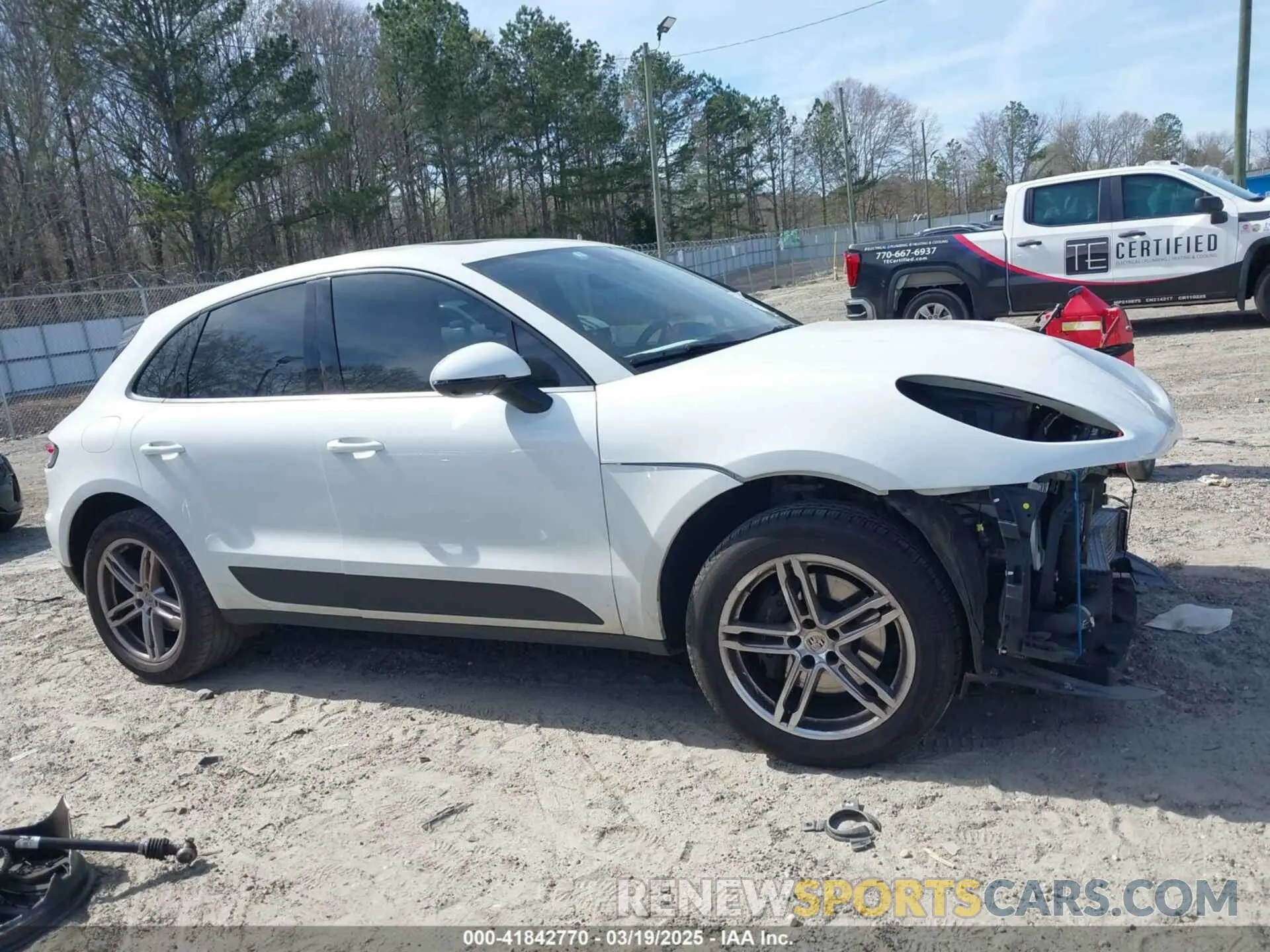 14 Photograph of a damaged car WP1AA2A51MLB12543 PORSCHE MACAN 2021
