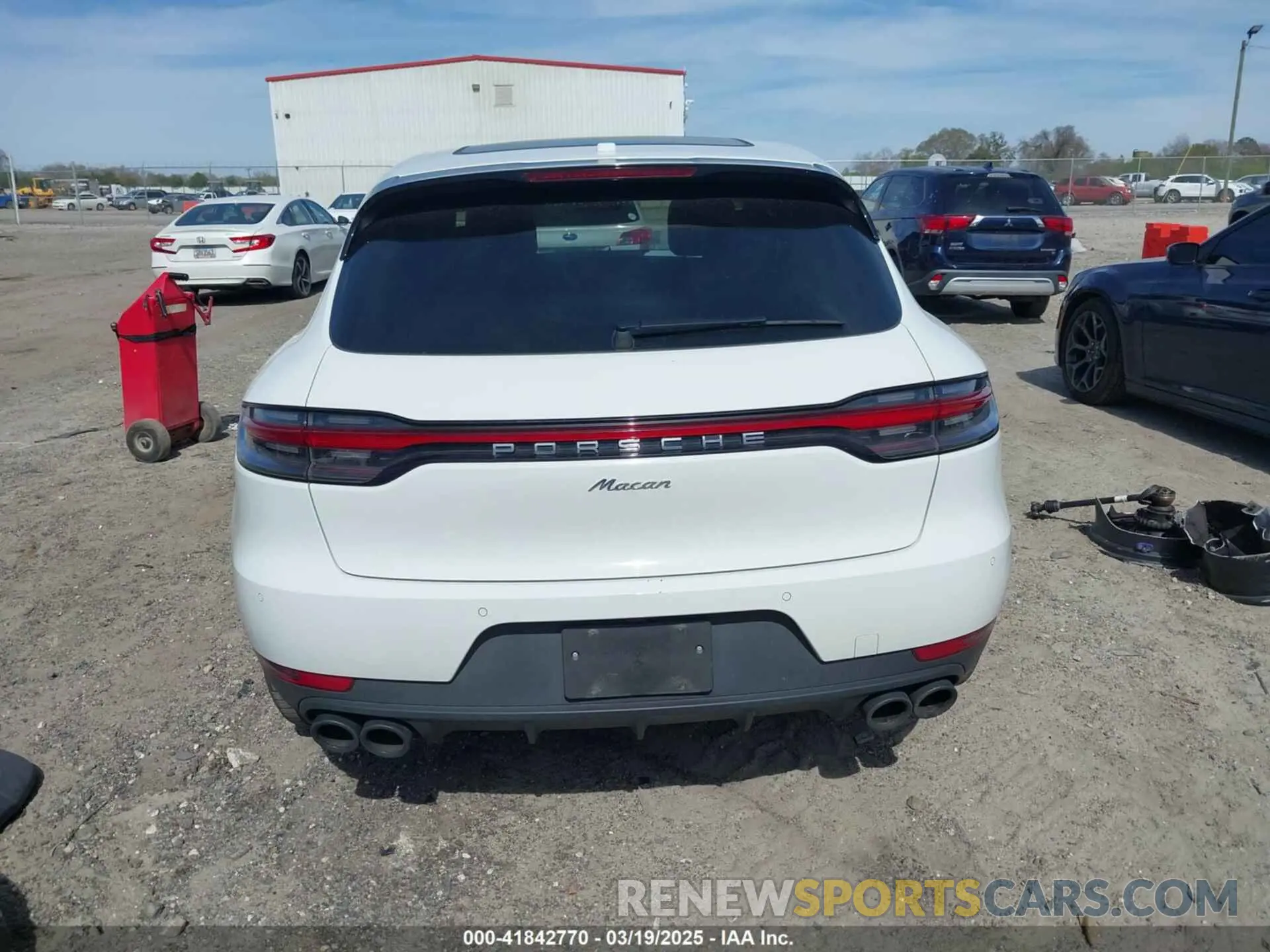 17 Photograph of a damaged car WP1AA2A51MLB12543 PORSCHE MACAN 2021