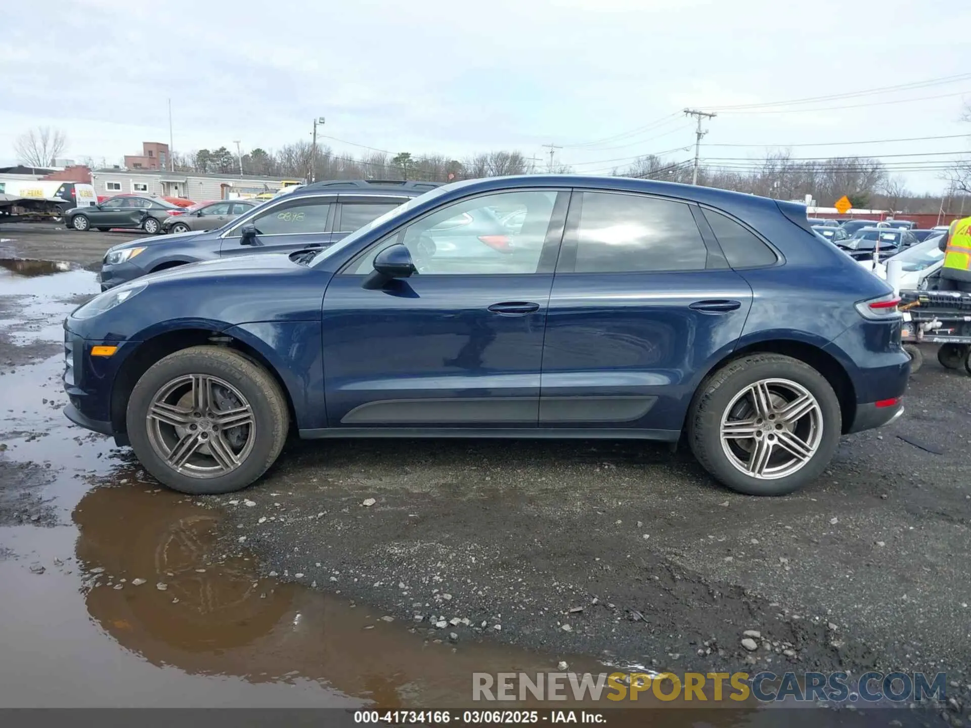 14 Photograph of a damaged car WP1AA2A51MLB14096 PORSCHE MACAN 2021