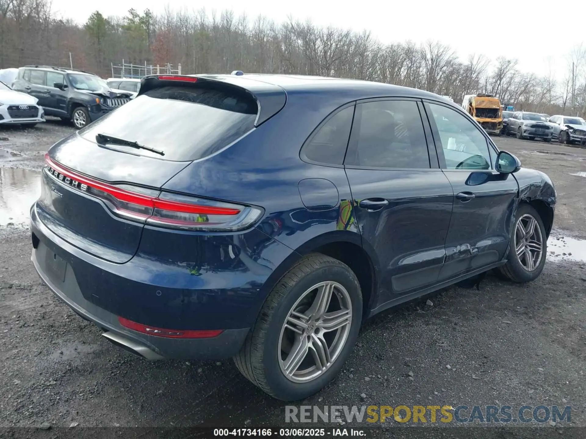 18 Photograph of a damaged car WP1AA2A51MLB14096 PORSCHE MACAN 2021