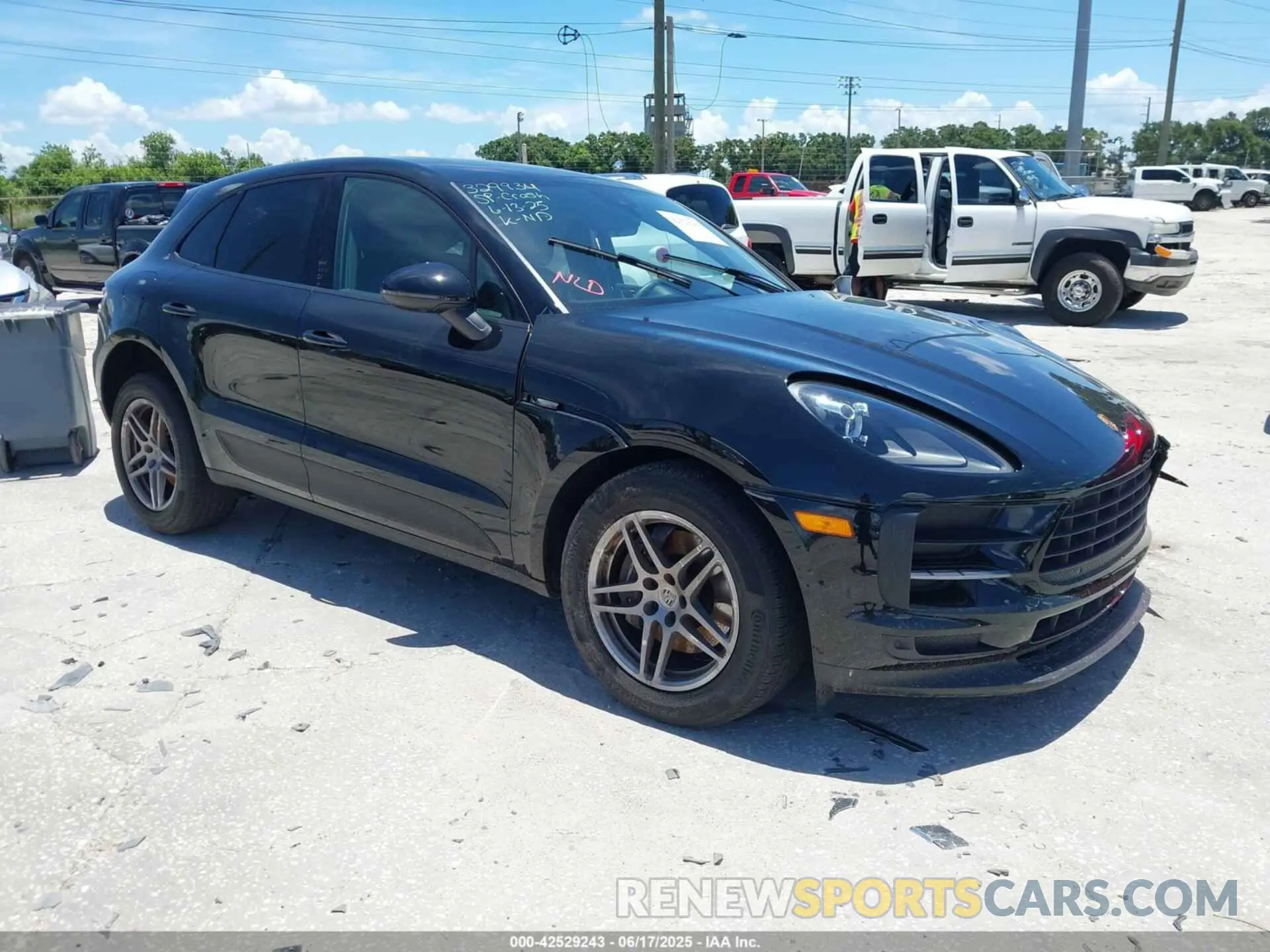1 Photograph of a damaged car WP1AA2A52MLB03298 PORSCHE MACAN 2021