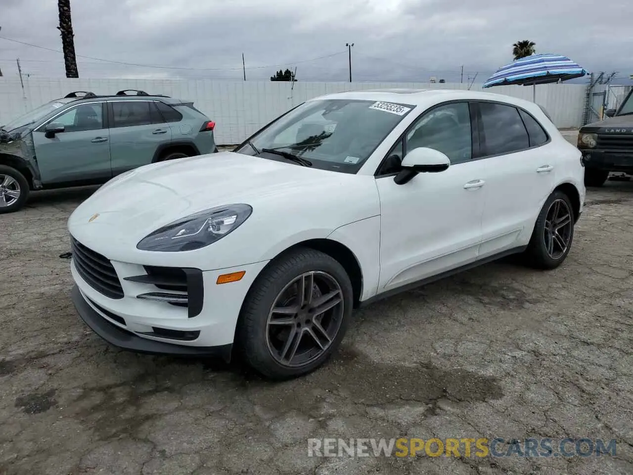 1 Photograph of a damaged car WP1AA2A54MLB01438 PORSCHE MACAN 2021