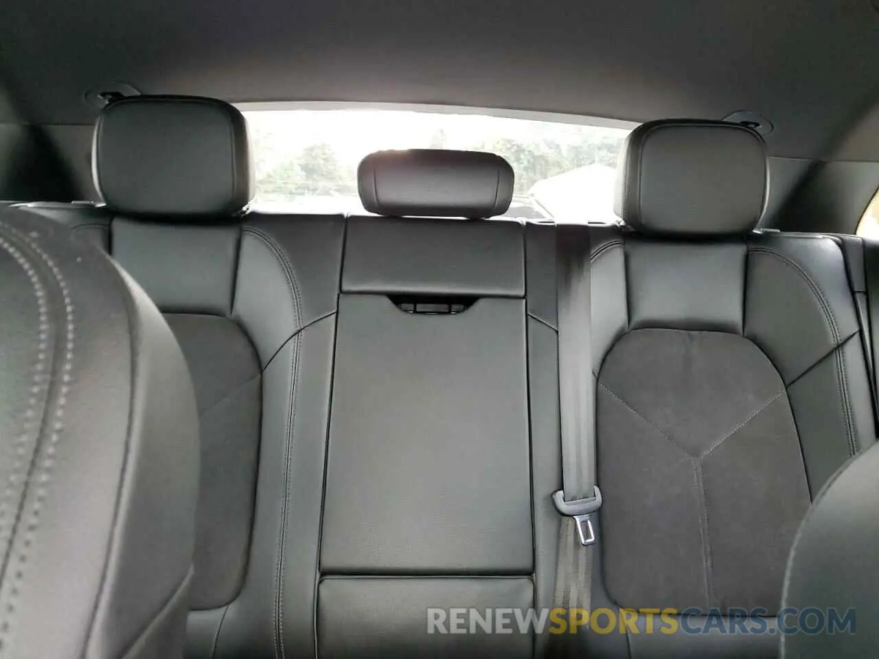 10 Photograph of a damaged car WP1AA2A54MLB10964 PORSCHE MACAN 2021