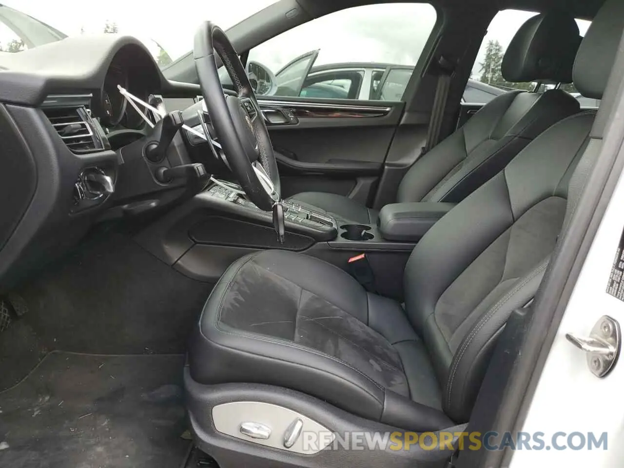 7 Photograph of a damaged car WP1AA2A54MLB10964 PORSCHE MACAN 2021