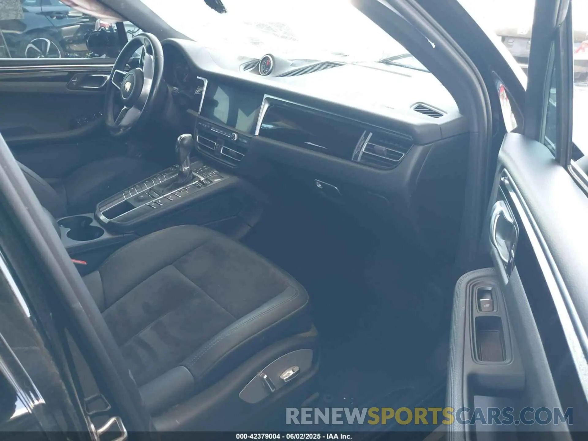 5 Photograph of a damaged car WP1AA2A54MLB14416 PORSCHE MACAN 2021