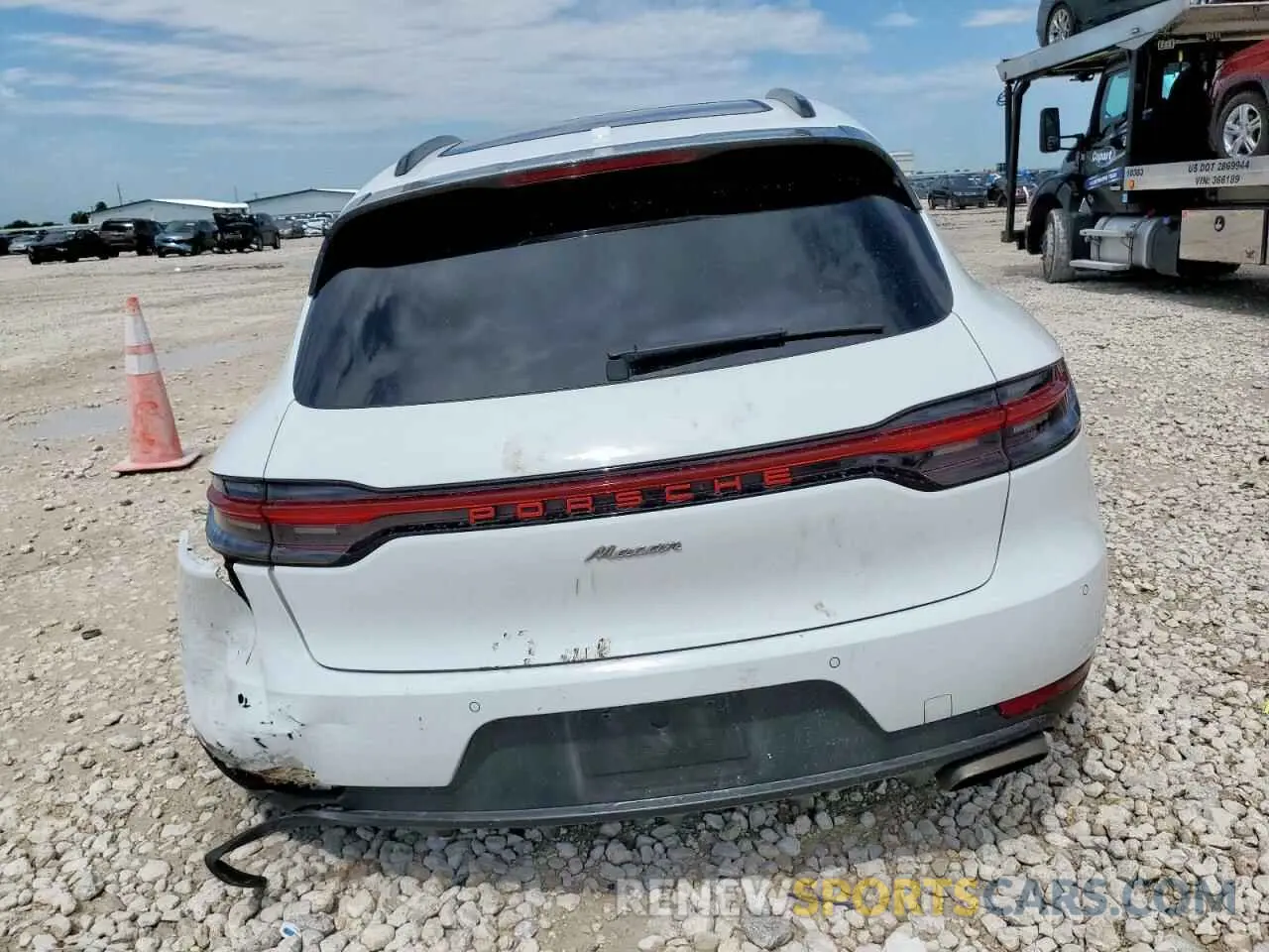 6 Photograph of a damaged car WP1AA2A54MLB15114 PORSCHE MACAN 2021