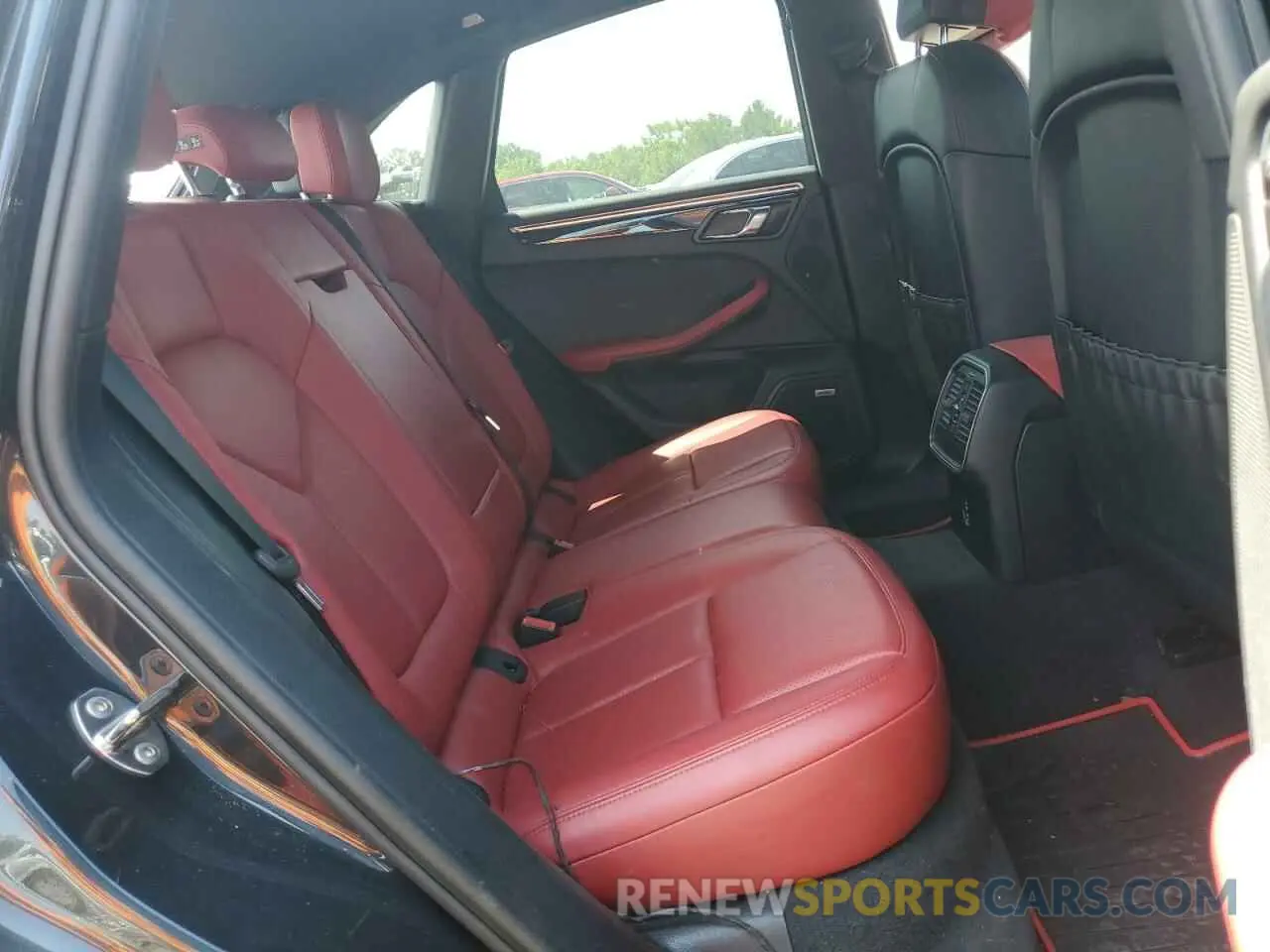 10 Photograph of a damaged car WP1AA2A54MLB16067 PORSCHE MACAN 2021
