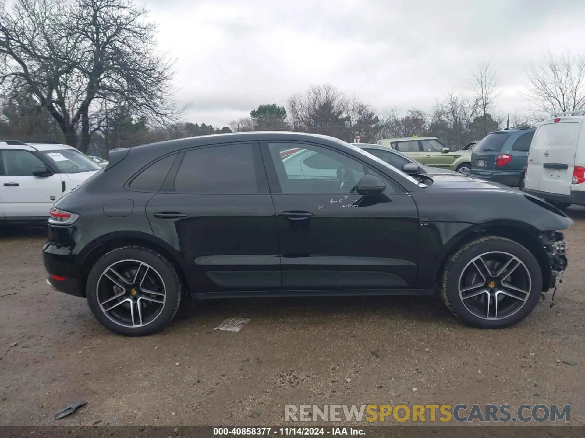 13 Photograph of a damaged car WP1AA2A54MLB16120 PORSCHE MACAN 2021