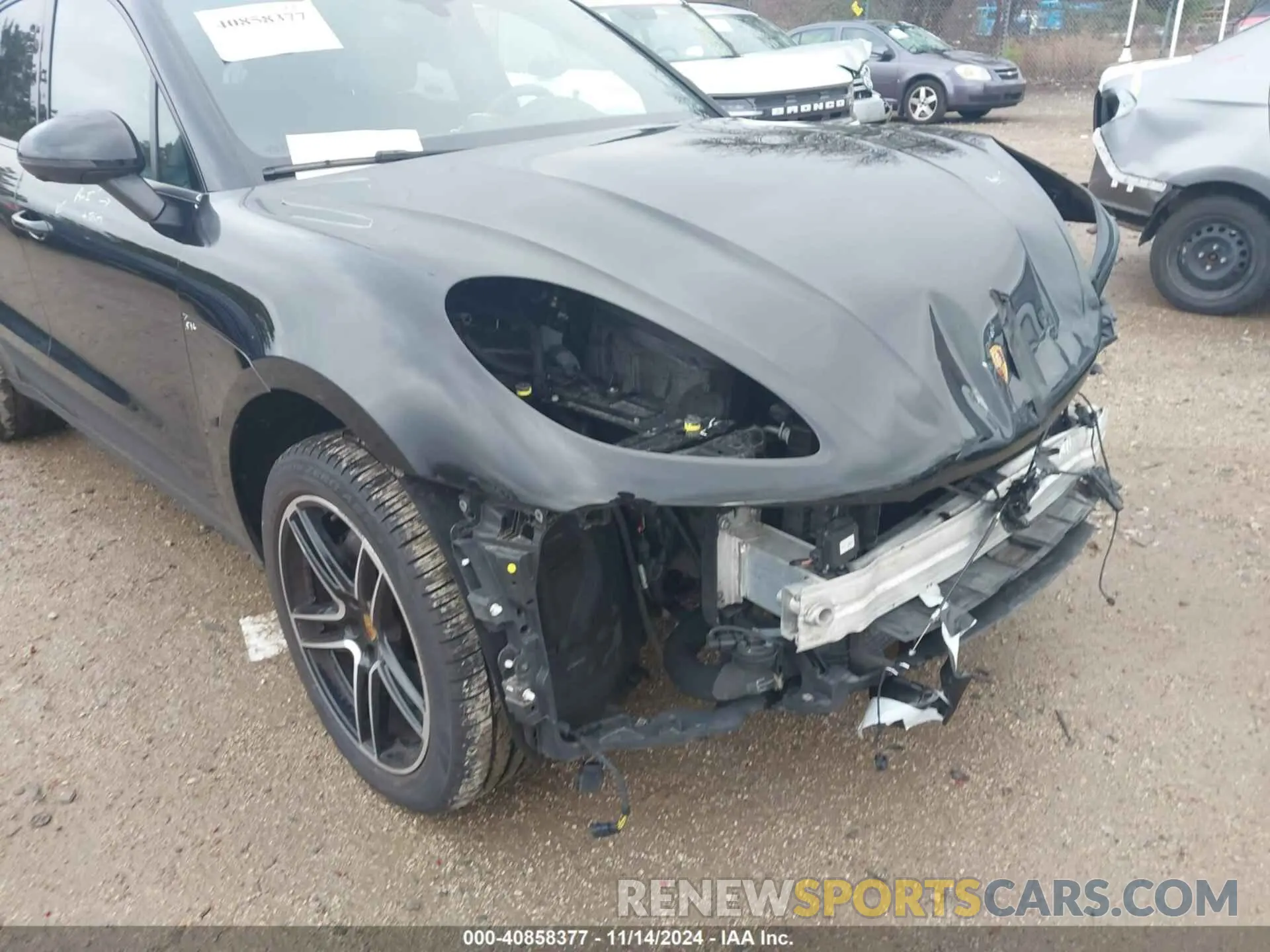 18 Photograph of a damaged car WP1AA2A54MLB16120 PORSCHE MACAN 2021