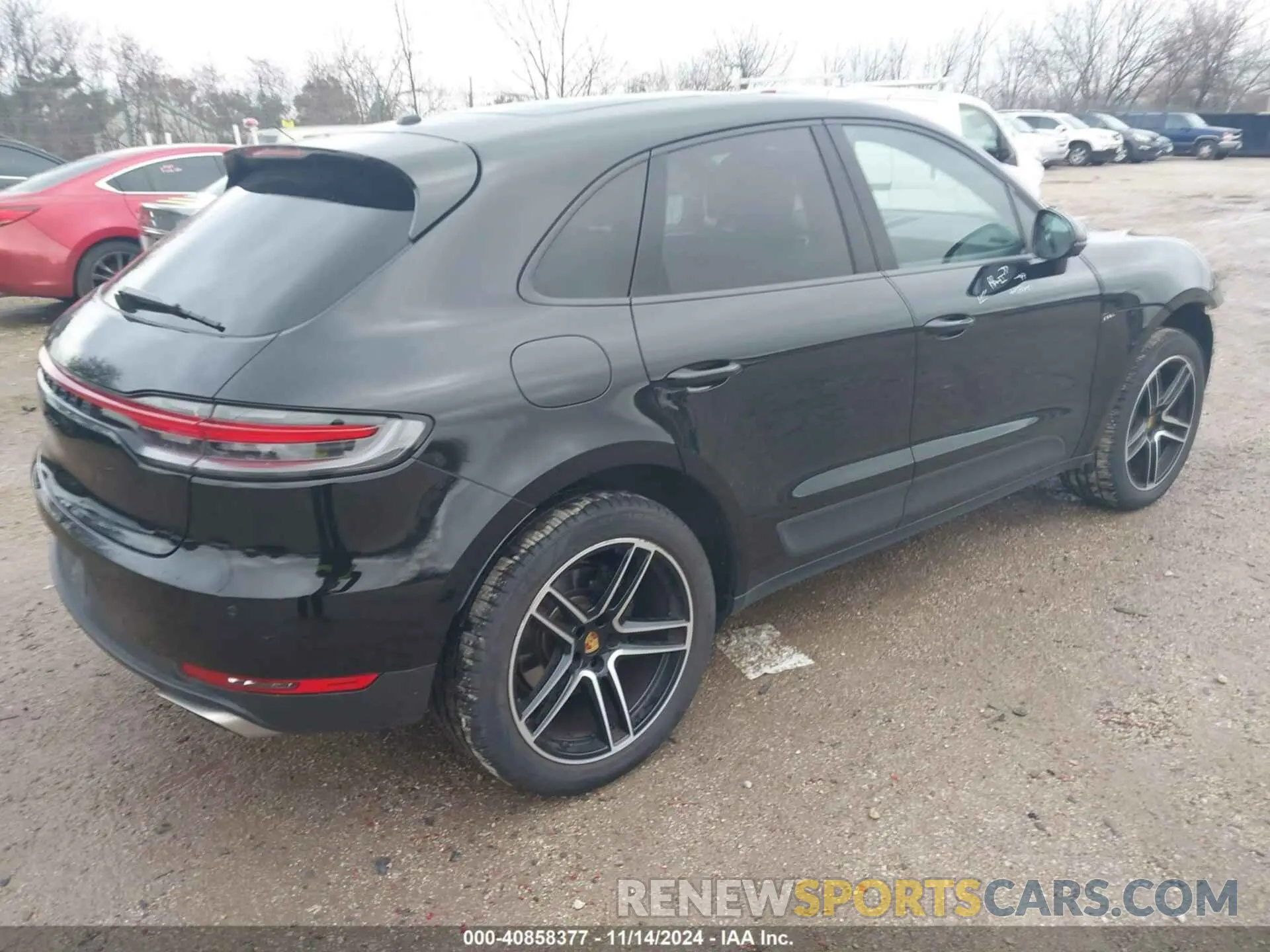 4 Photograph of a damaged car WP1AA2A54MLB16120 PORSCHE MACAN 2021