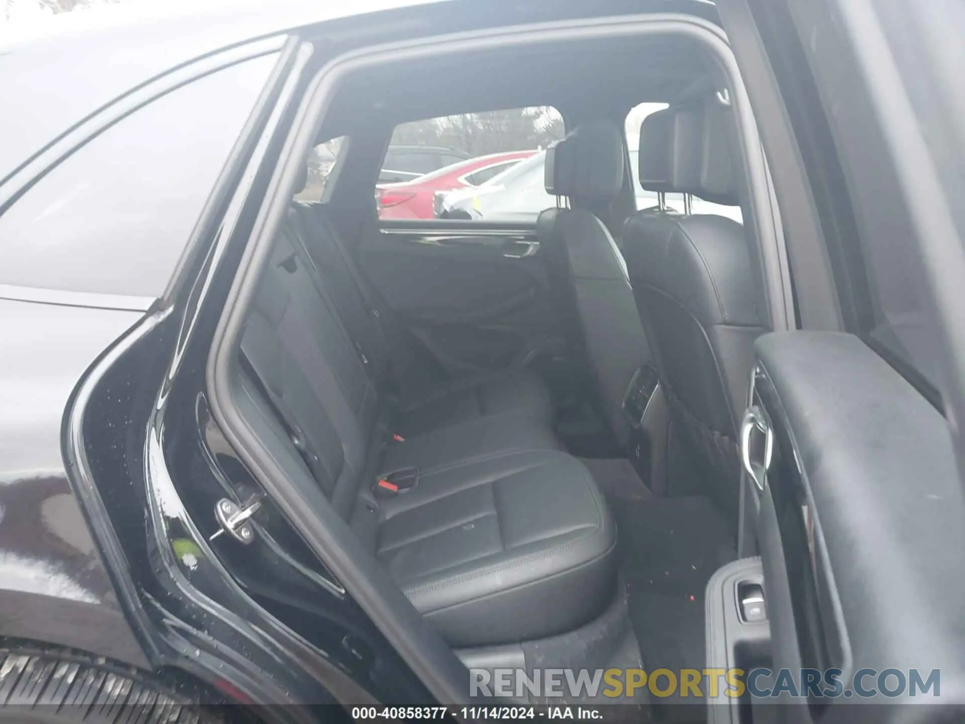 8 Photograph of a damaged car WP1AA2A54MLB16120 PORSCHE MACAN 2021