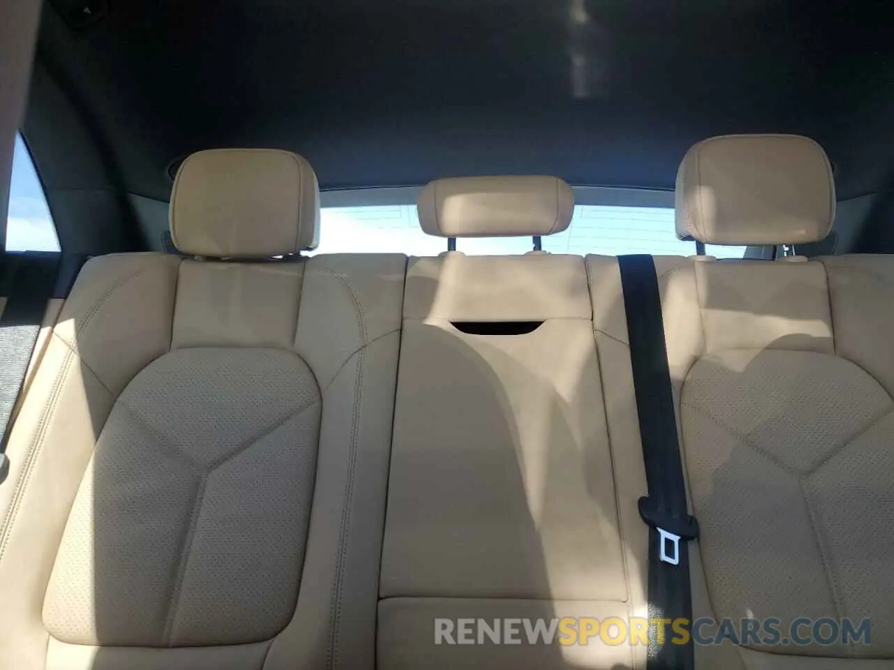 10 Photograph of a damaged car WP1AA2A54MLB17610 PORSCHE MACAN 2021