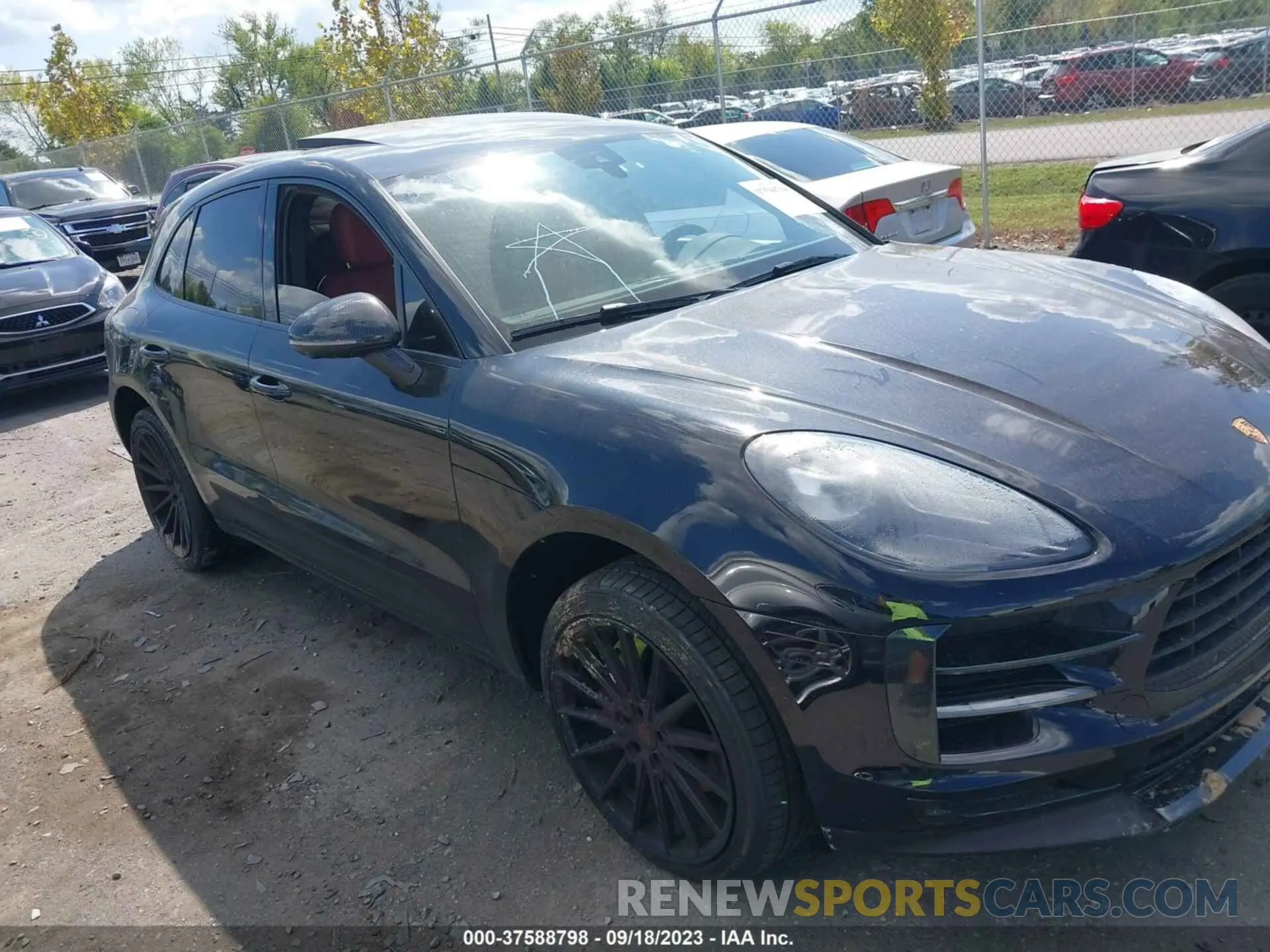 1 Photograph of a damaged car WP1AA2A54MLB17753 PORSCHE MACAN 2021