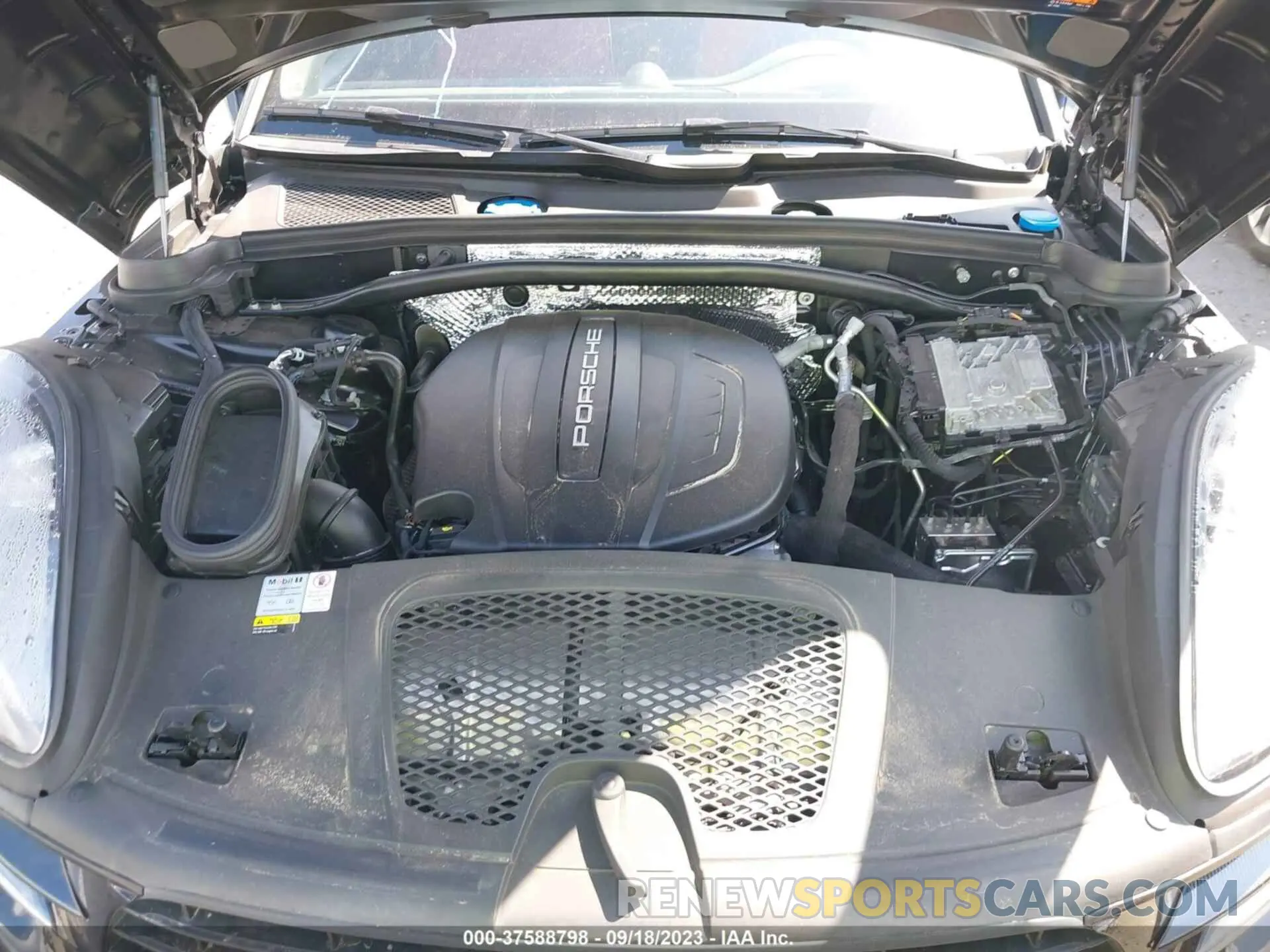 10 Photograph of a damaged car WP1AA2A54MLB17753 PORSCHE MACAN 2021