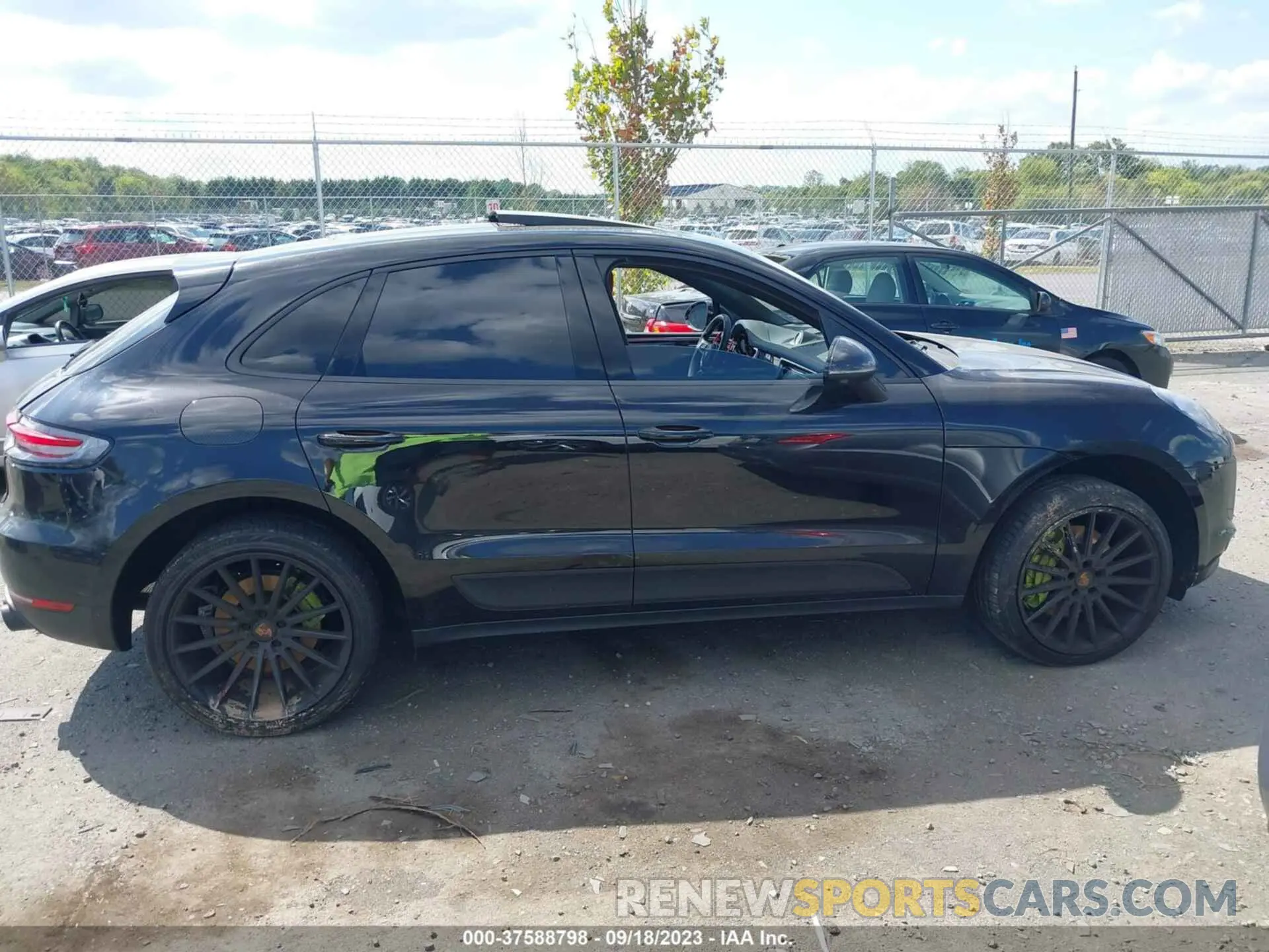 13 Photograph of a damaged car WP1AA2A54MLB17753 PORSCHE MACAN 2021