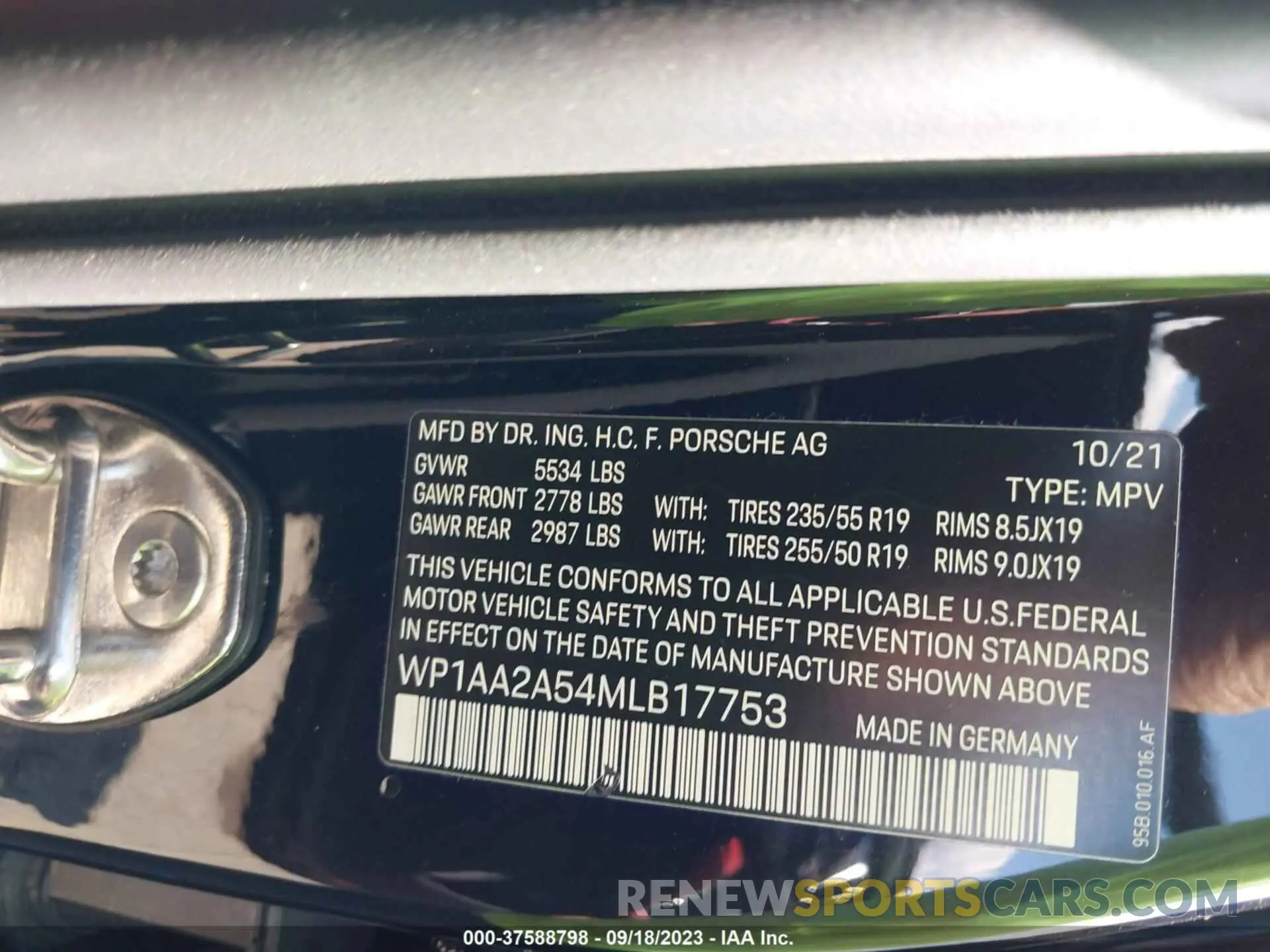 9 Photograph of a damaged car WP1AA2A54MLB17753 PORSCHE MACAN 2021