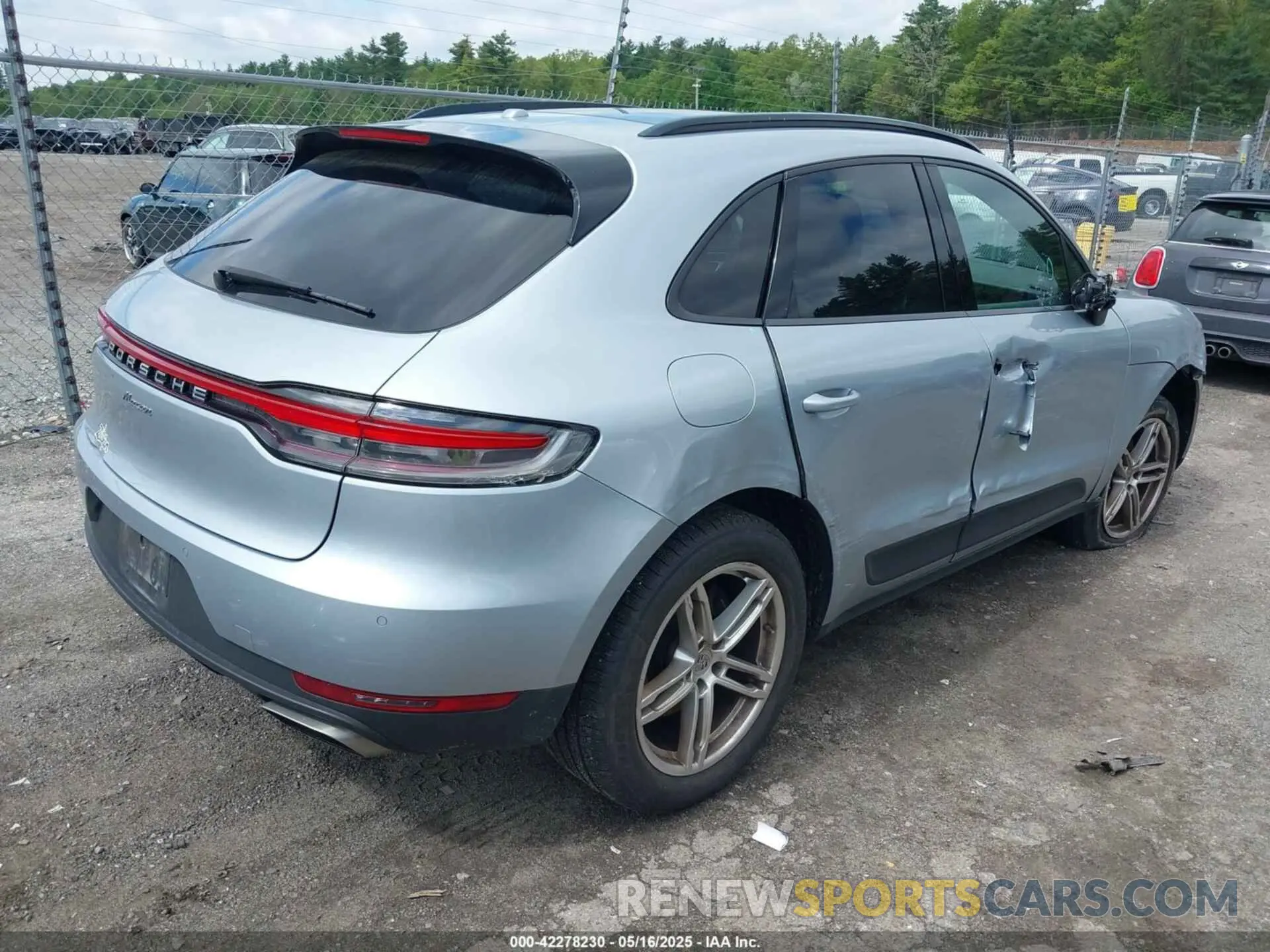 4 Photograph of a damaged car WP1AA2A55MLB14277 PORSCHE MACAN 2021