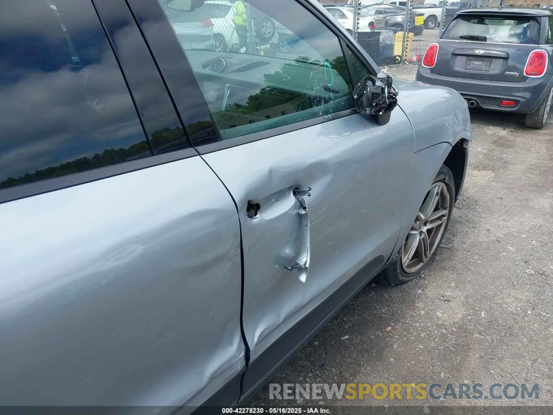 6 Photograph of a damaged car WP1AA2A55MLB14277 PORSCHE MACAN 2021