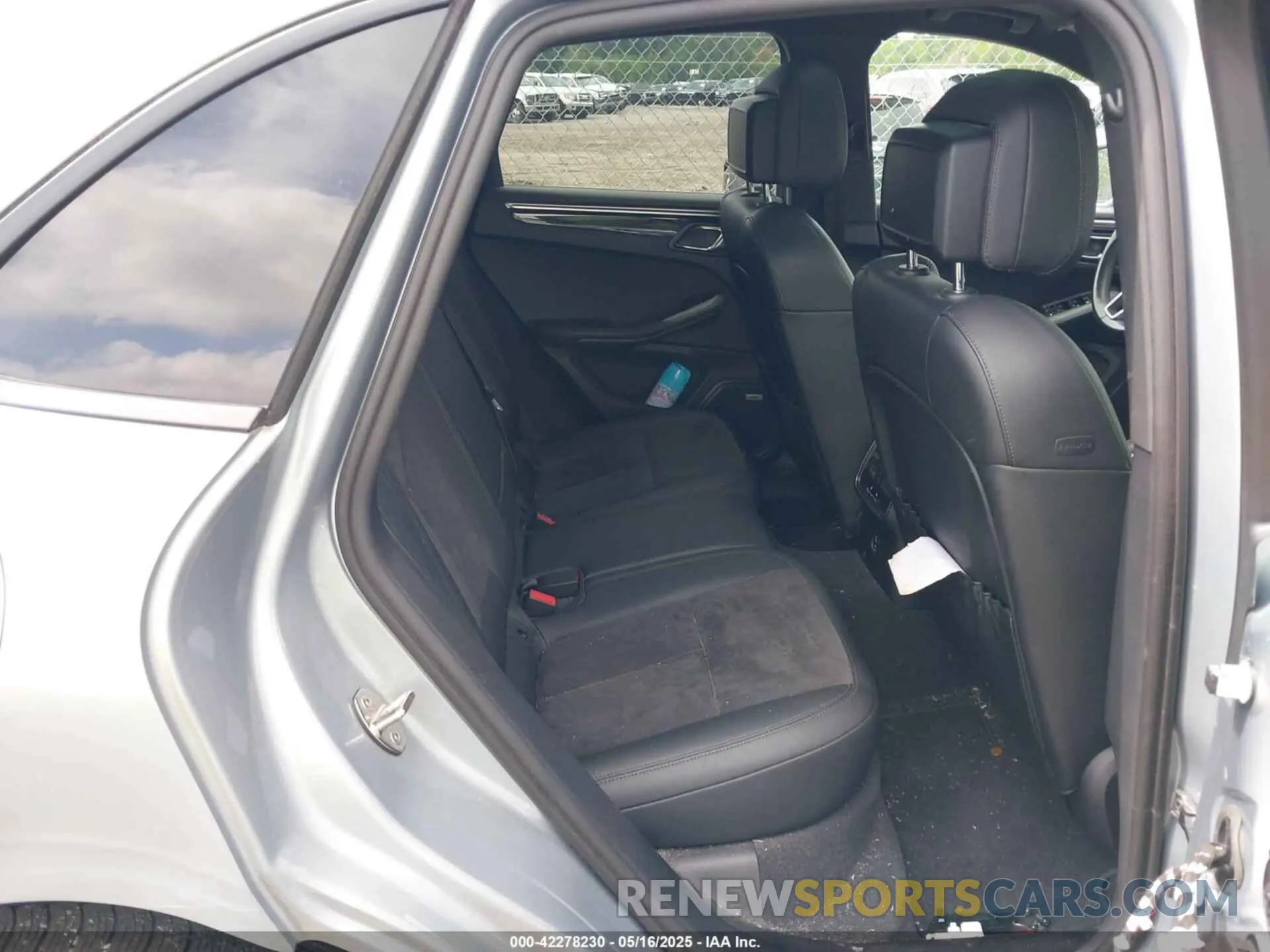 8 Photograph of a damaged car WP1AA2A55MLB14277 PORSCHE MACAN 2021