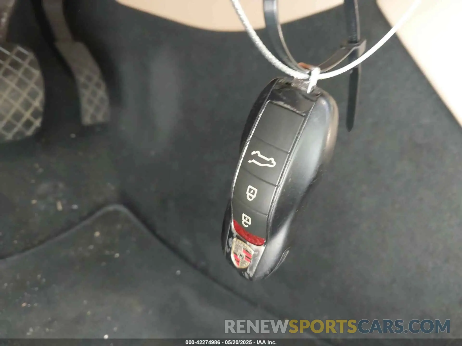 11 Photograph of a damaged car WP1AA2A56MLB09122 PORSCHE MACAN 2021
