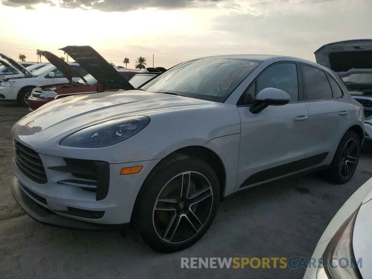1 Photograph of a damaged car WP1AA2A57MLB00199 PORSCHE MACAN 2021