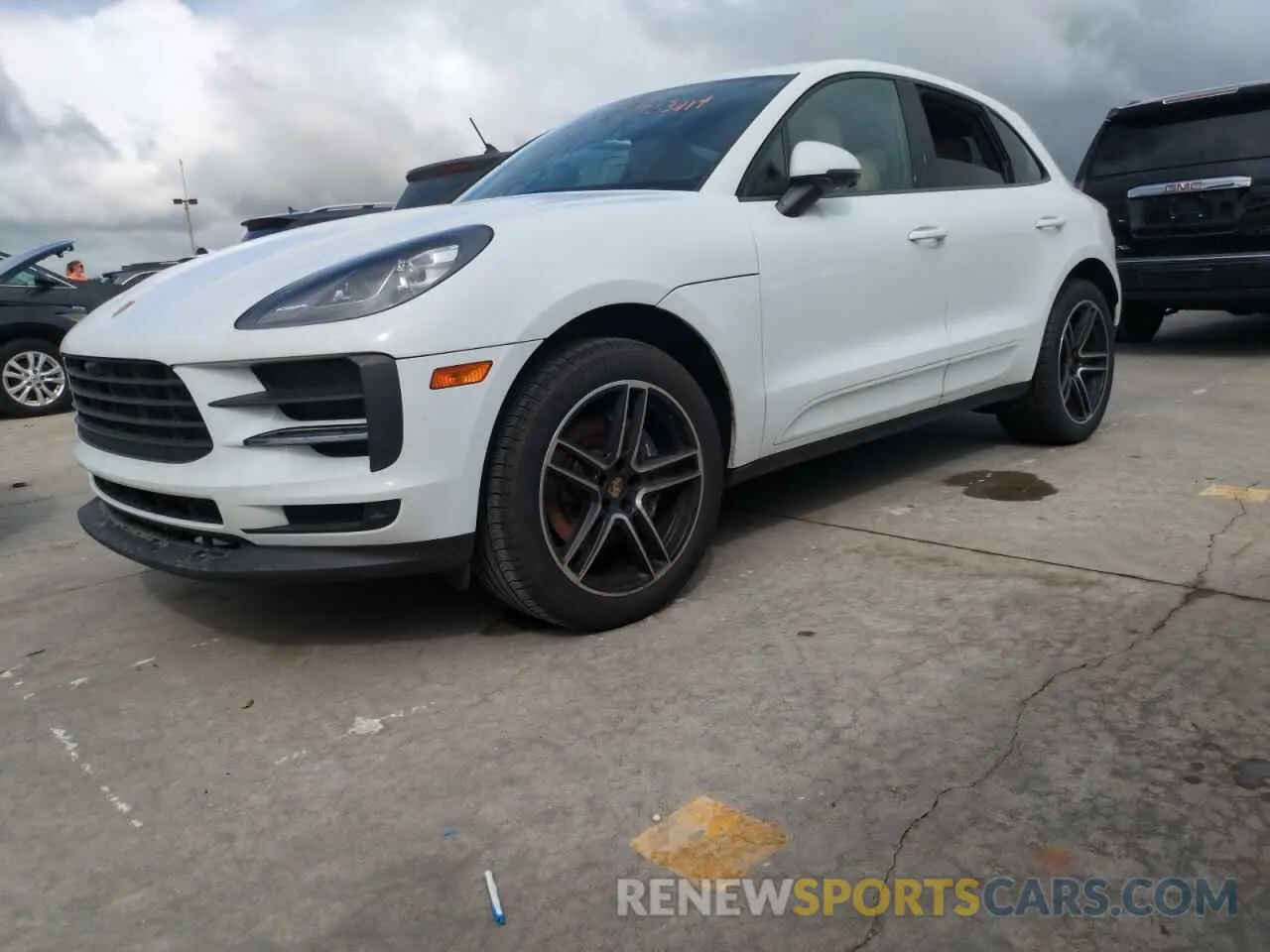 1 Photograph of a damaged car WP1AA2A57MLB06939 PORSCHE MACAN 2021