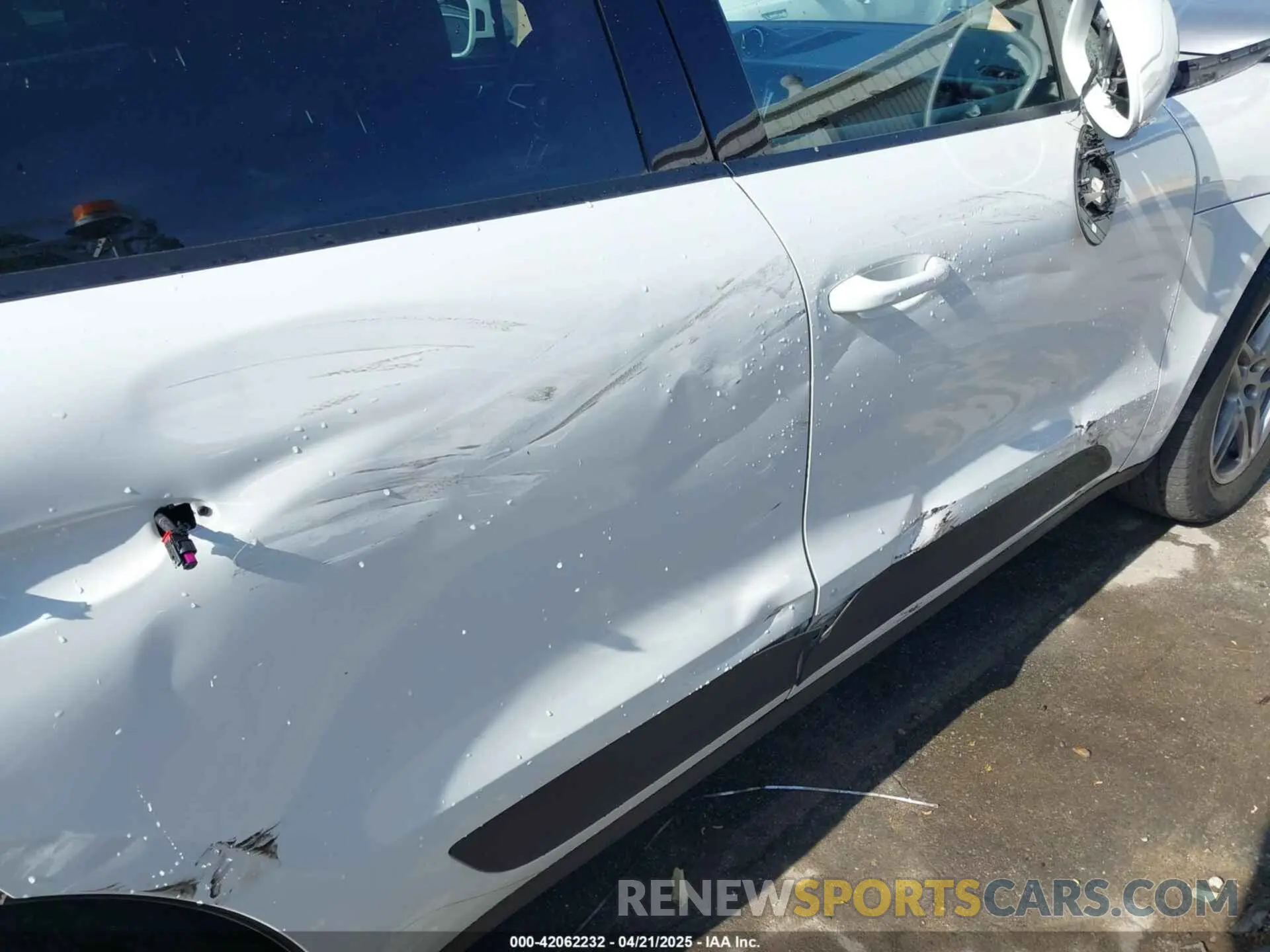 12 Photograph of a damaged car WP1AA2A57MLB12532 PORSCHE MACAN 2021