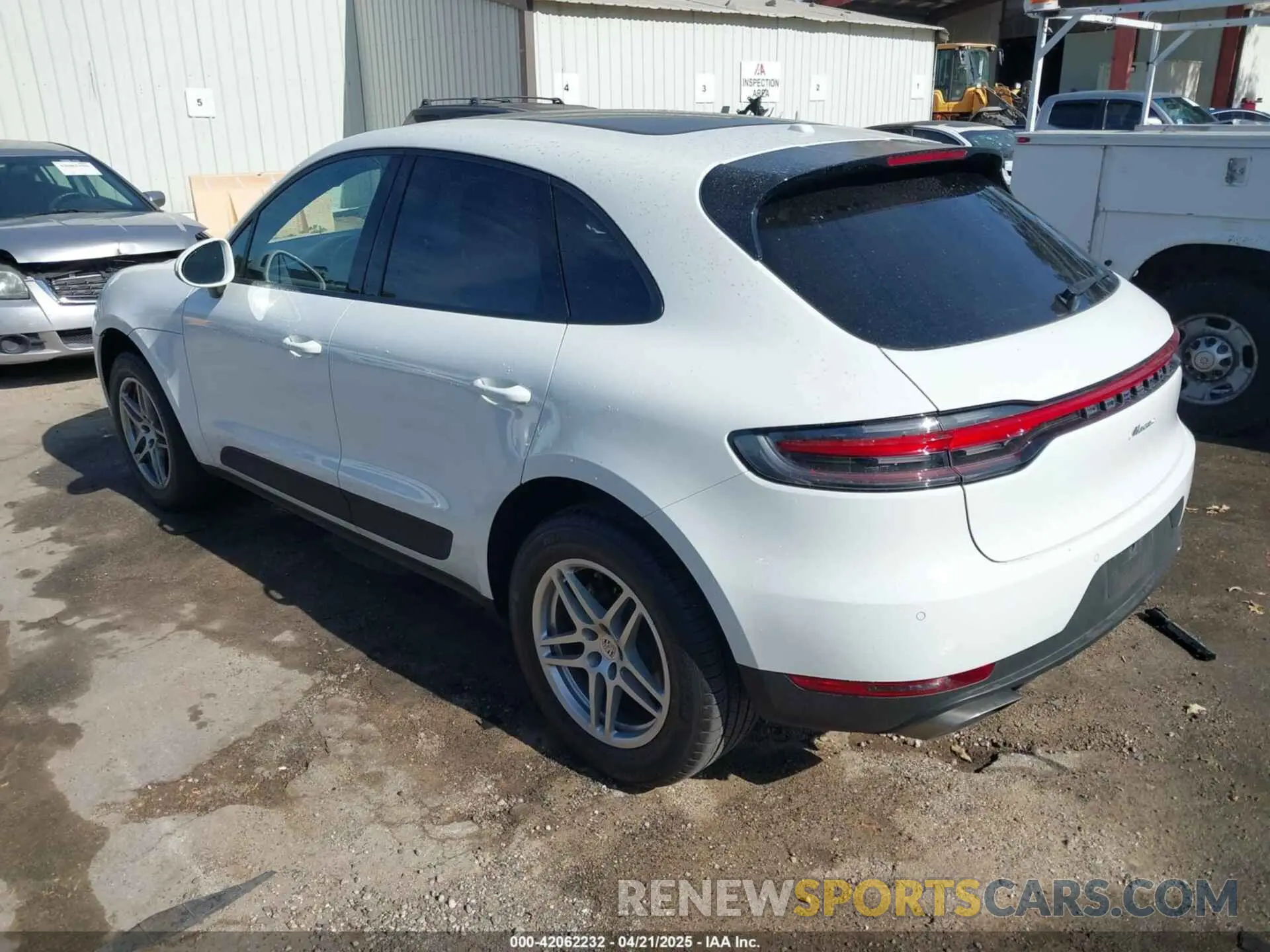3 Photograph of a damaged car WP1AA2A57MLB12532 PORSCHE MACAN 2021