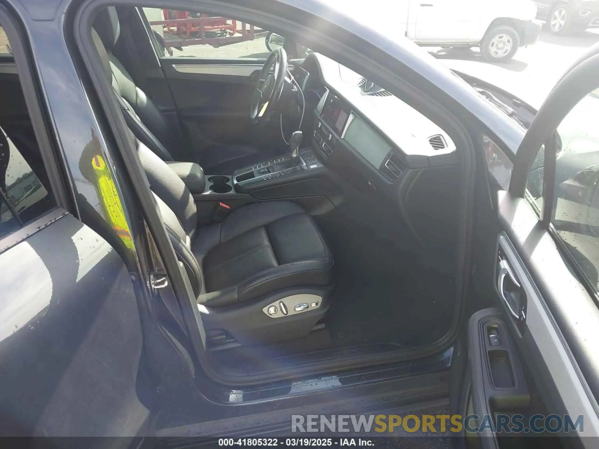 5 Photograph of a damaged car WP1AA2A57MLB15639 PORSCHE MACAN 2021