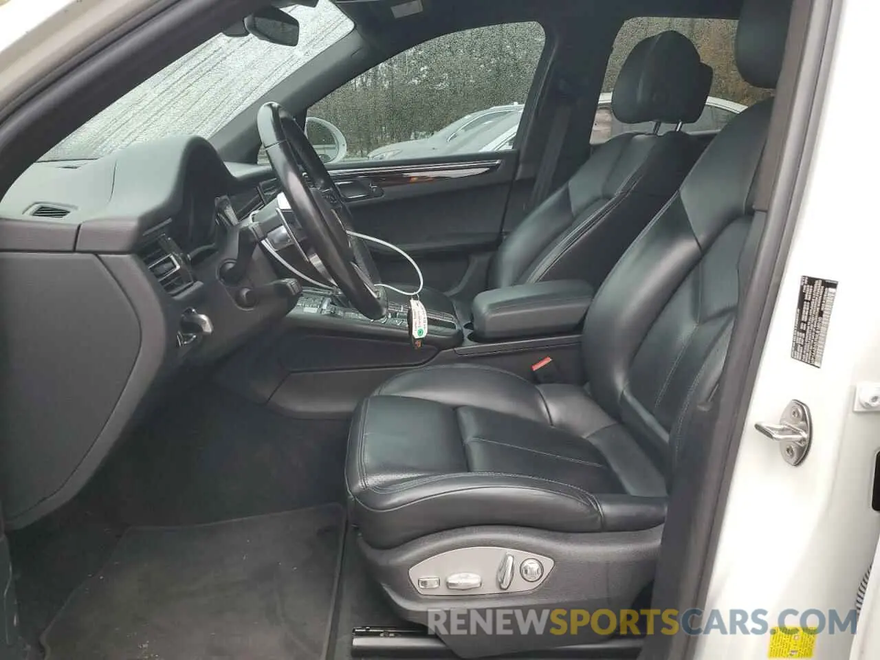7 Photograph of a damaged car WP1AA2A57MLB18010 PORSCHE MACAN 2021